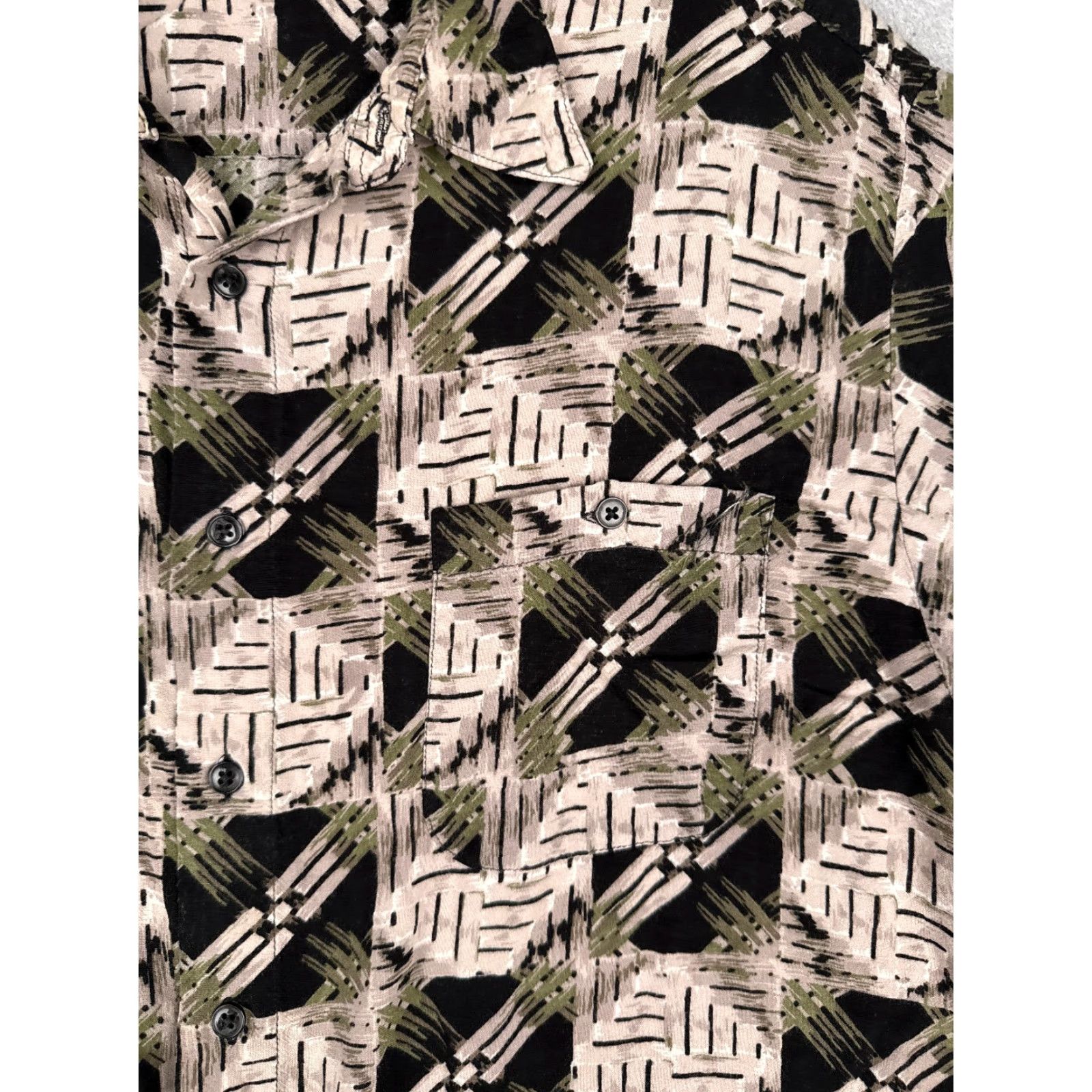 Vintage Puritan Shirt Men Large Beige Black Tile Geometric Hawaiian 100% Rayon Button Up Size US L / EU 52-54 / 3 - 6 Thumbnail
