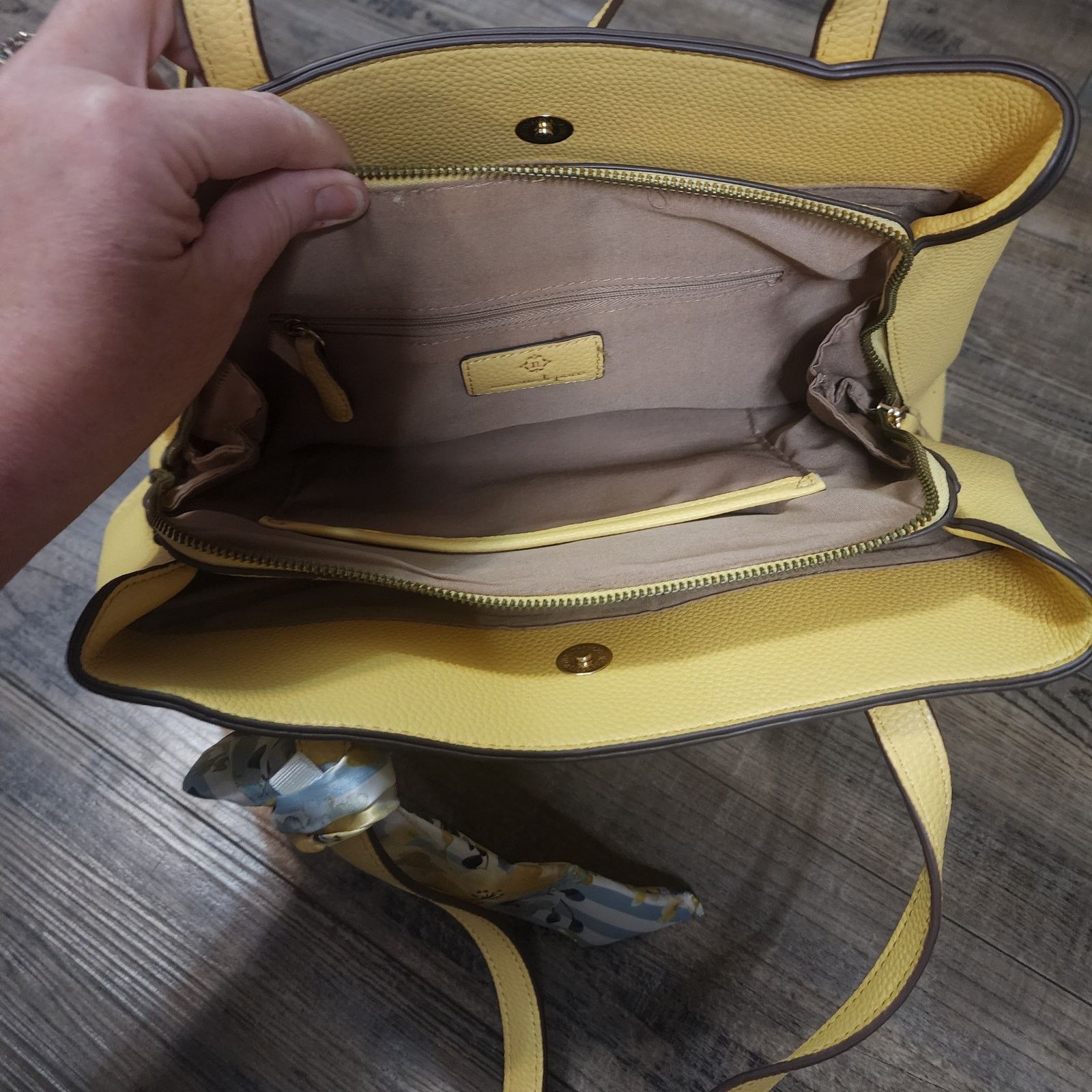 Nanette Lepore Nanette Lepore yellow women handbag purse Pre-owned AA Size ONE SIZE - 7 Thumbnail