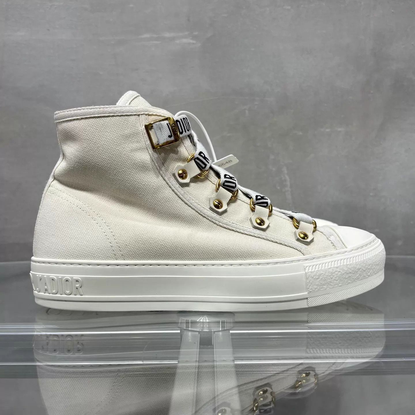Dior Dior White Canvas Hi-Top Logo Sneaker 36.5 YH25547 Size US 6 / IT 36 - 4 Thumbnail