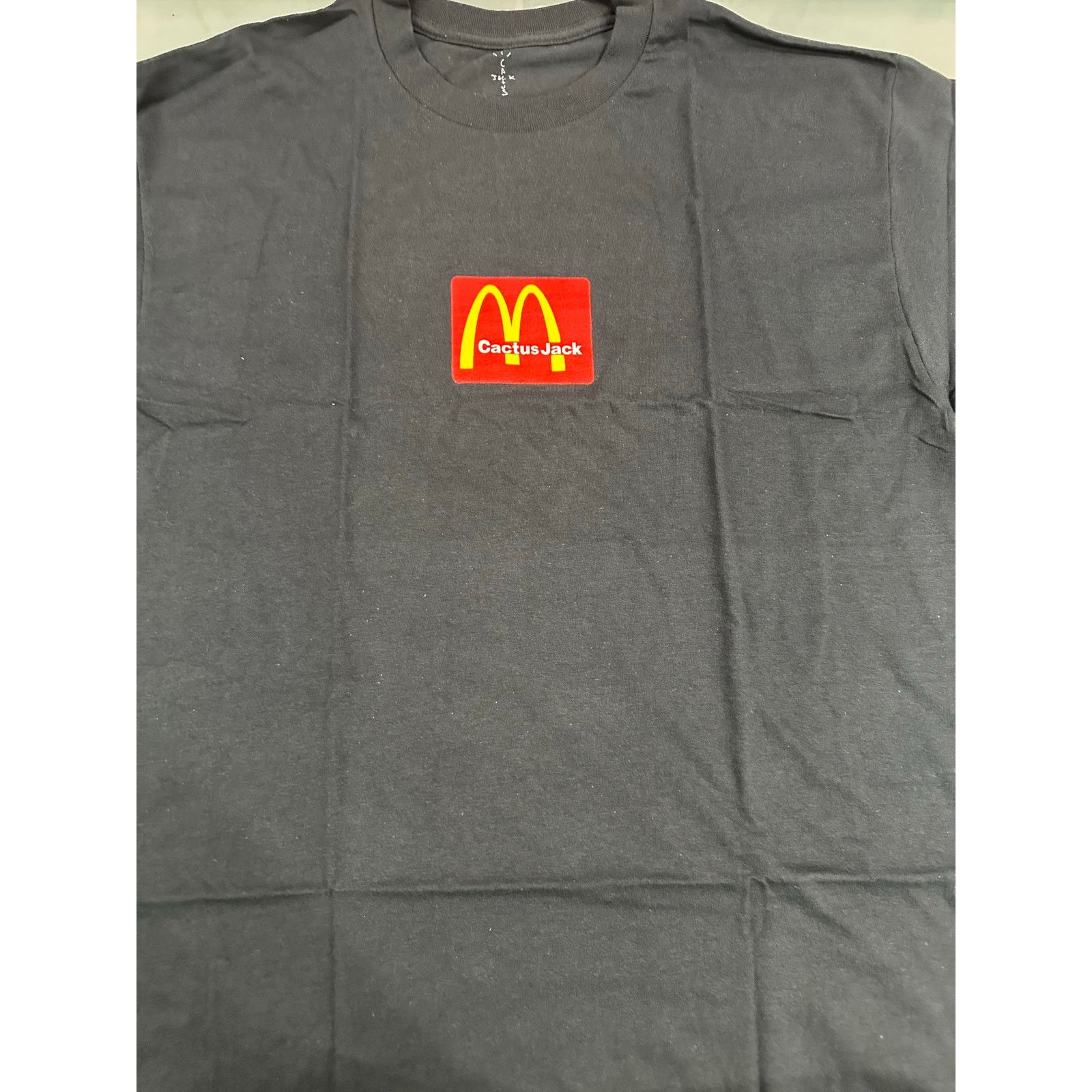 Travis Scott Travis Scott x McDonald's Sesame II Tee (L) Size US L / EU 52-54 / 3 - 2 Thumbnail
