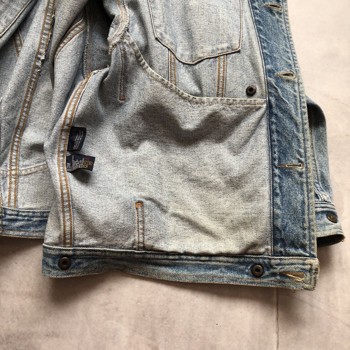 Tommy Hilfiger × Vintage vintage Tommy Hilfiger 90s style Levis Denim Jacket USA Y2K Size US XL / EU 56 / 4 - 3 Thumbnail