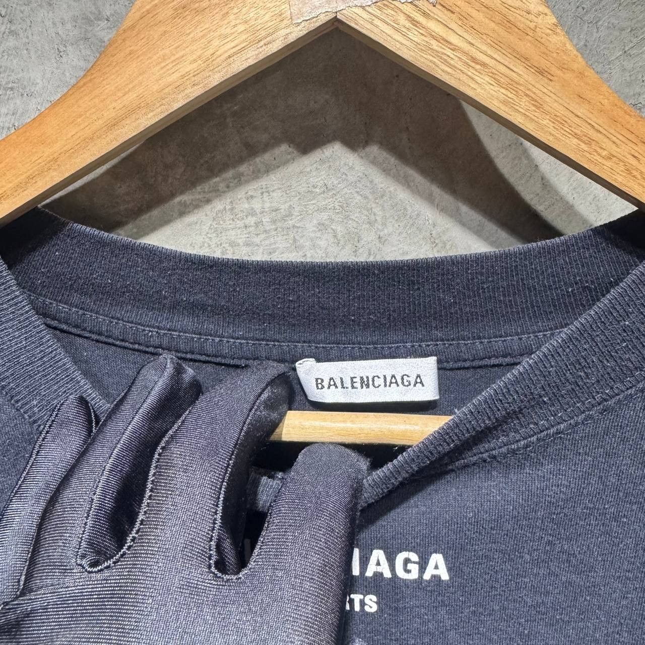 Balenciaga Balenciaga World Food Programme Tee Size US L / EU 52-54 / 3 - 5 Thumbnail