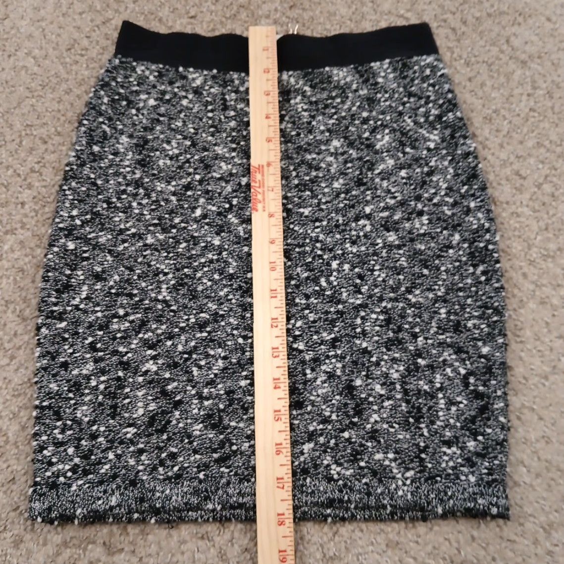 Ann Taylor Ann Taylor Skirt Petite PXS Short Gray Pull On Pencil Women Elastic Waist Size 26" / US 2 / IT 38 - 4 Thumbnail