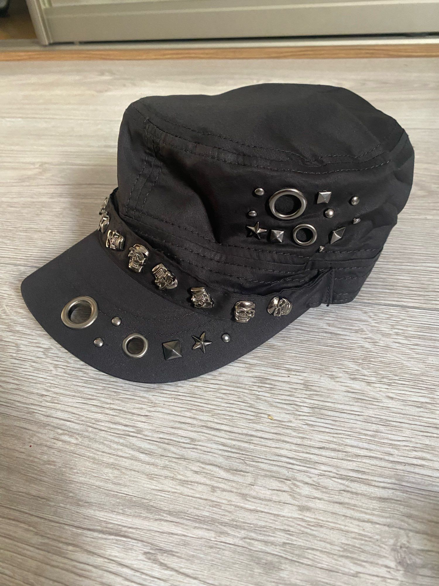 Japanese Brand Punk Skull Rivet Military Size ONE SIZE - 2 Thumbnail