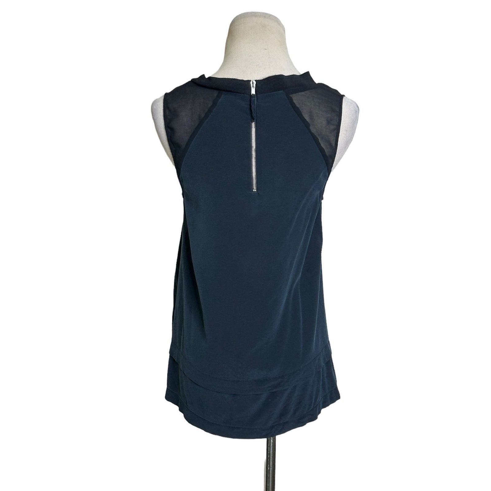Madewell Madewell black silk sleeveless blouse size small Size S / US 4 / IT 40 - 2 Thumbnail