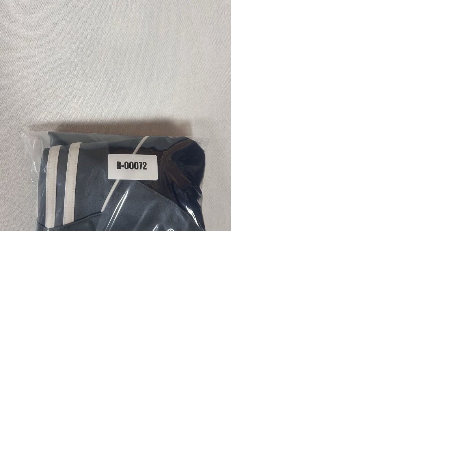 Adidas Adidas Soccer Windbreaker Shirt Mens M Gray Short Sleeve Casual Football Size US M / EU 48-50 / 2 - 9 Thumbnail