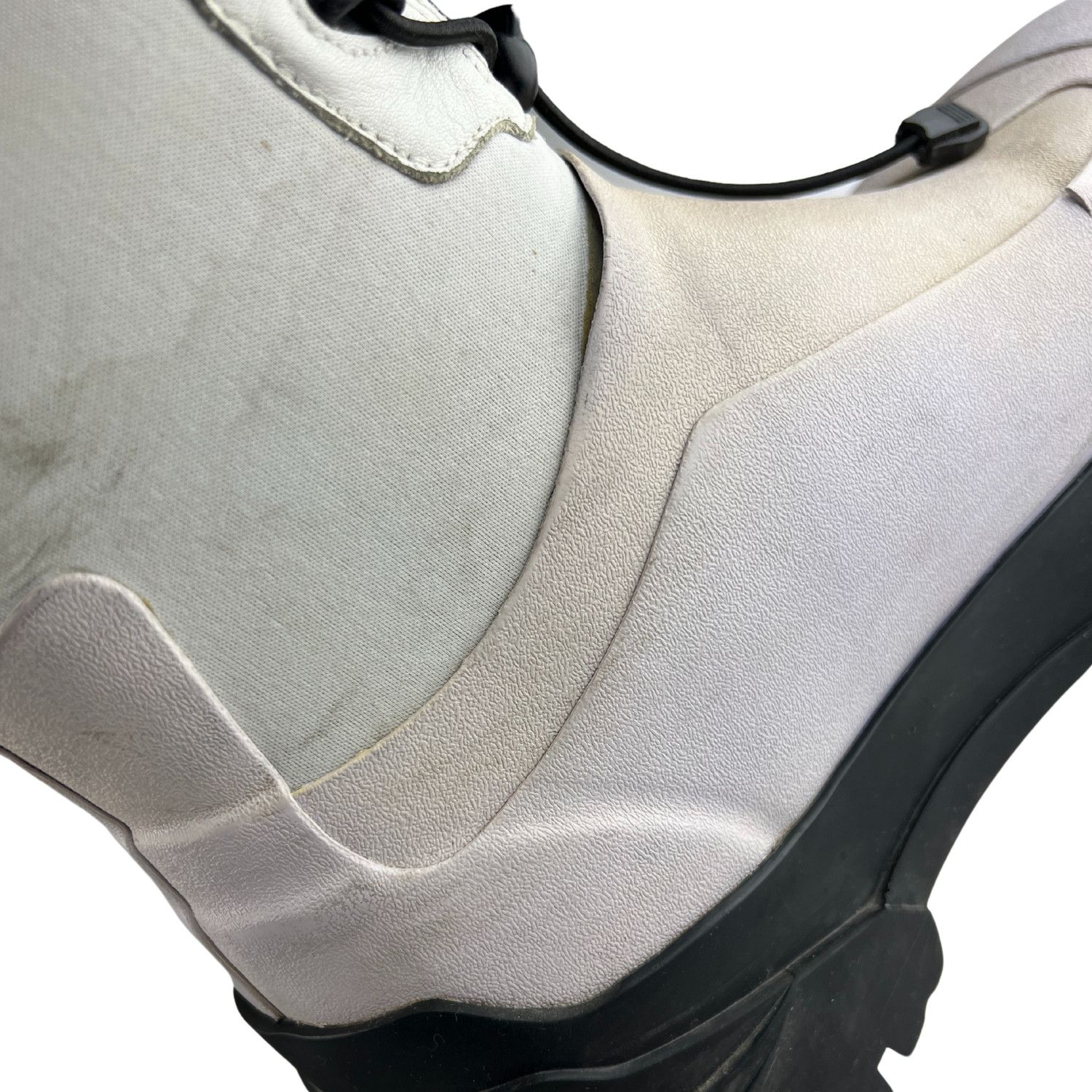 1017 ALYX 9SM × Moncler Moncler x Alyx White Alison Scarpa Boots Size US 12 / EU 45 - 13 Thumbnail