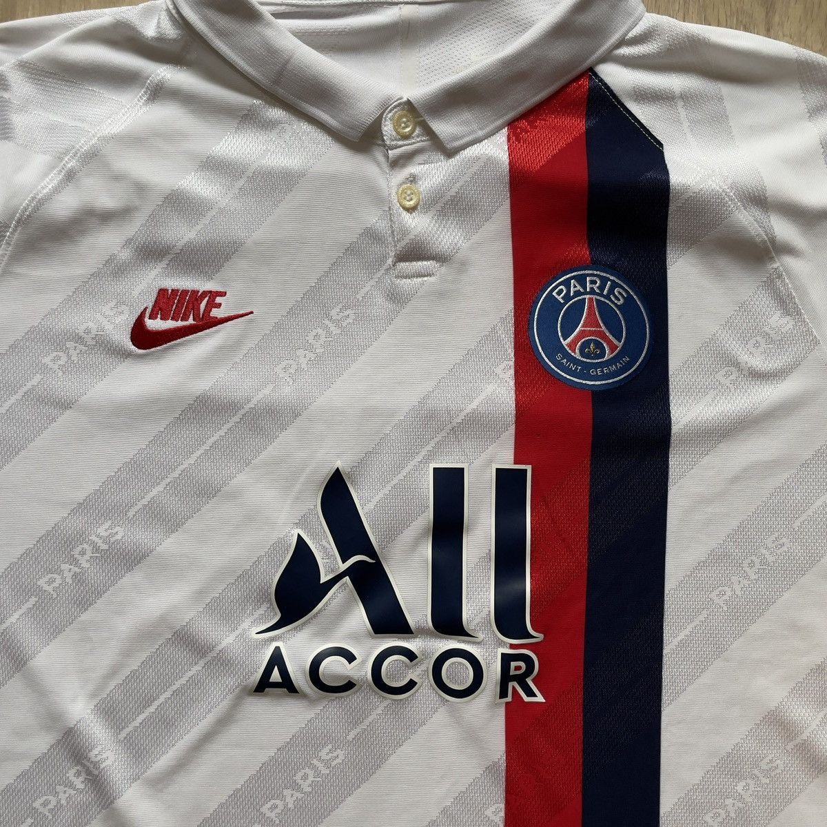 Nike Soccer Jersey Nike Paris Saint-Germain 2019/20 Size US XL / EU 56 / 4 - 3 Thumbnail