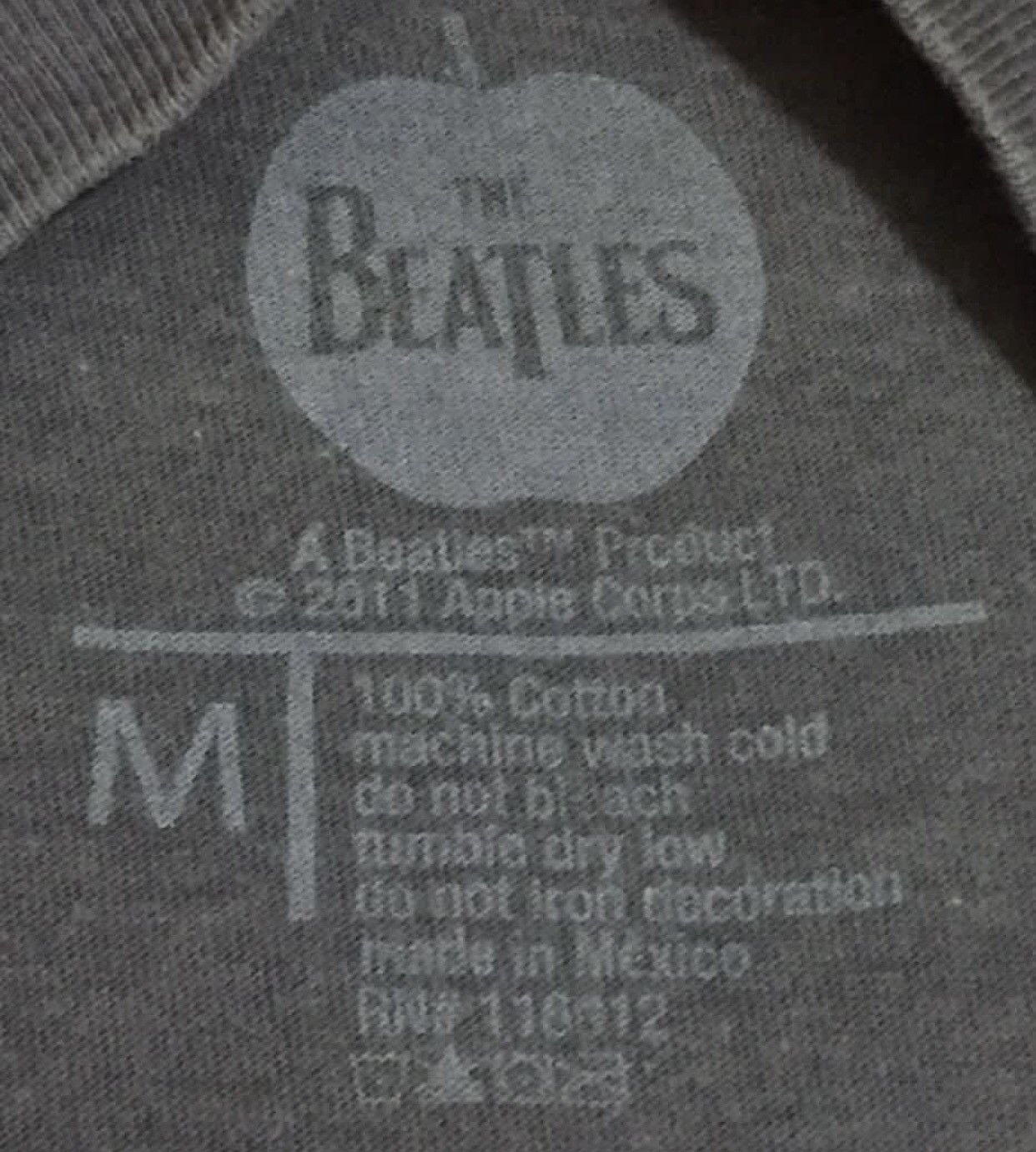 Band Tees × Vintage The Beatles "Yellow Submarine" y2k 2011 T-Shirt Size M Size US M / EU 48-50 / 2 - 3 Thumbnail