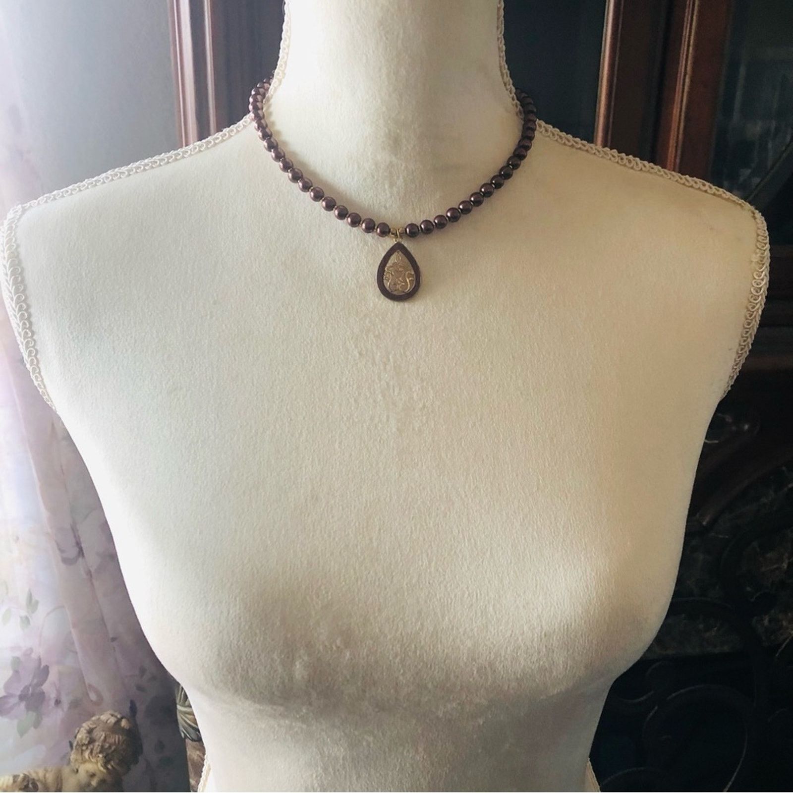 Handmade Handcrafted repurpose filigree medallion Pearl necklace Size ONE SIZE - 6 Thumbnail