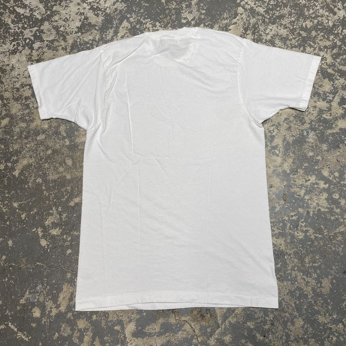 Vintage Vintage Hanes White Blank 90s Single Stitch Tshirt Size US L / EU 52-54 / 3 - 5 Thumbnail