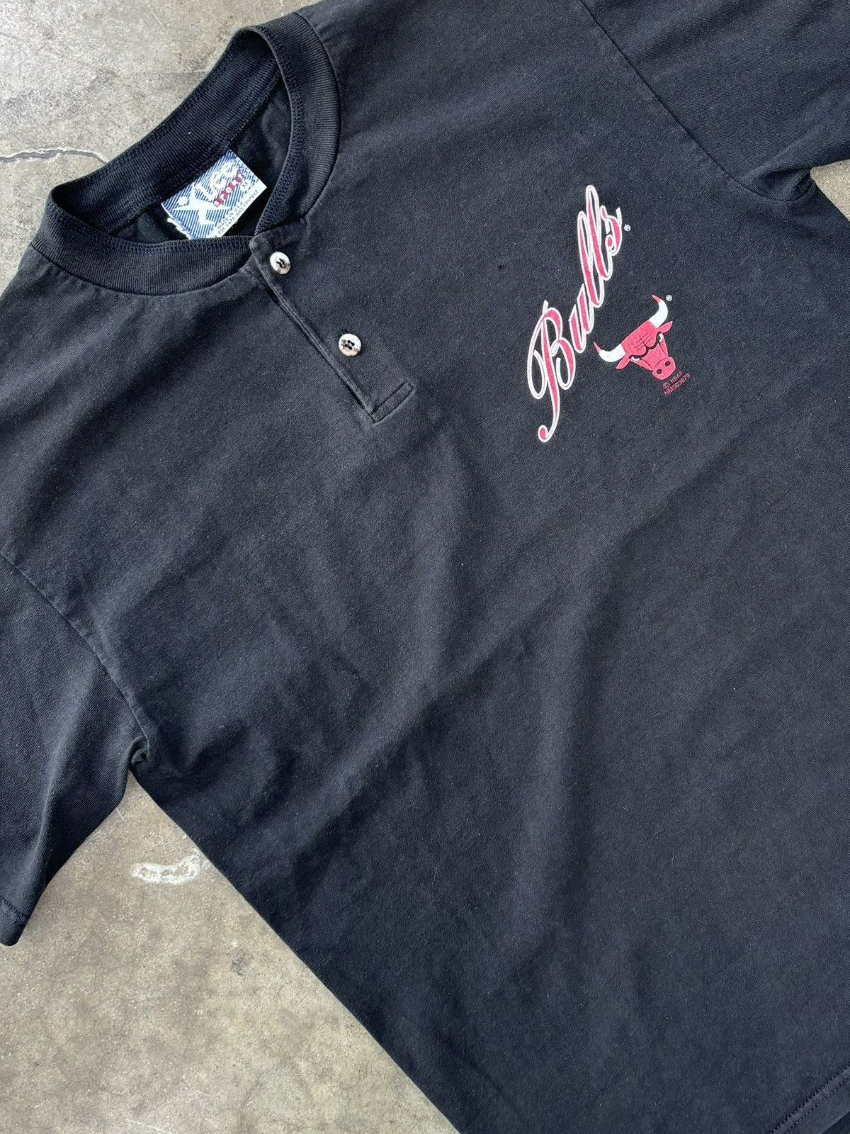 NBA × Vintage Vintage Chicago Bulls Lee Sport Quarter Button Tee Medium Size US M / EU 48-50 / 2 - 1 Thumbnail