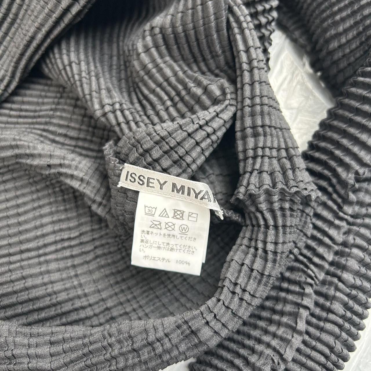 Issey Miyake Black Issey Miyake Crinkle Long Sleeve Top Size ONE SIZE - 4 Thumbnail