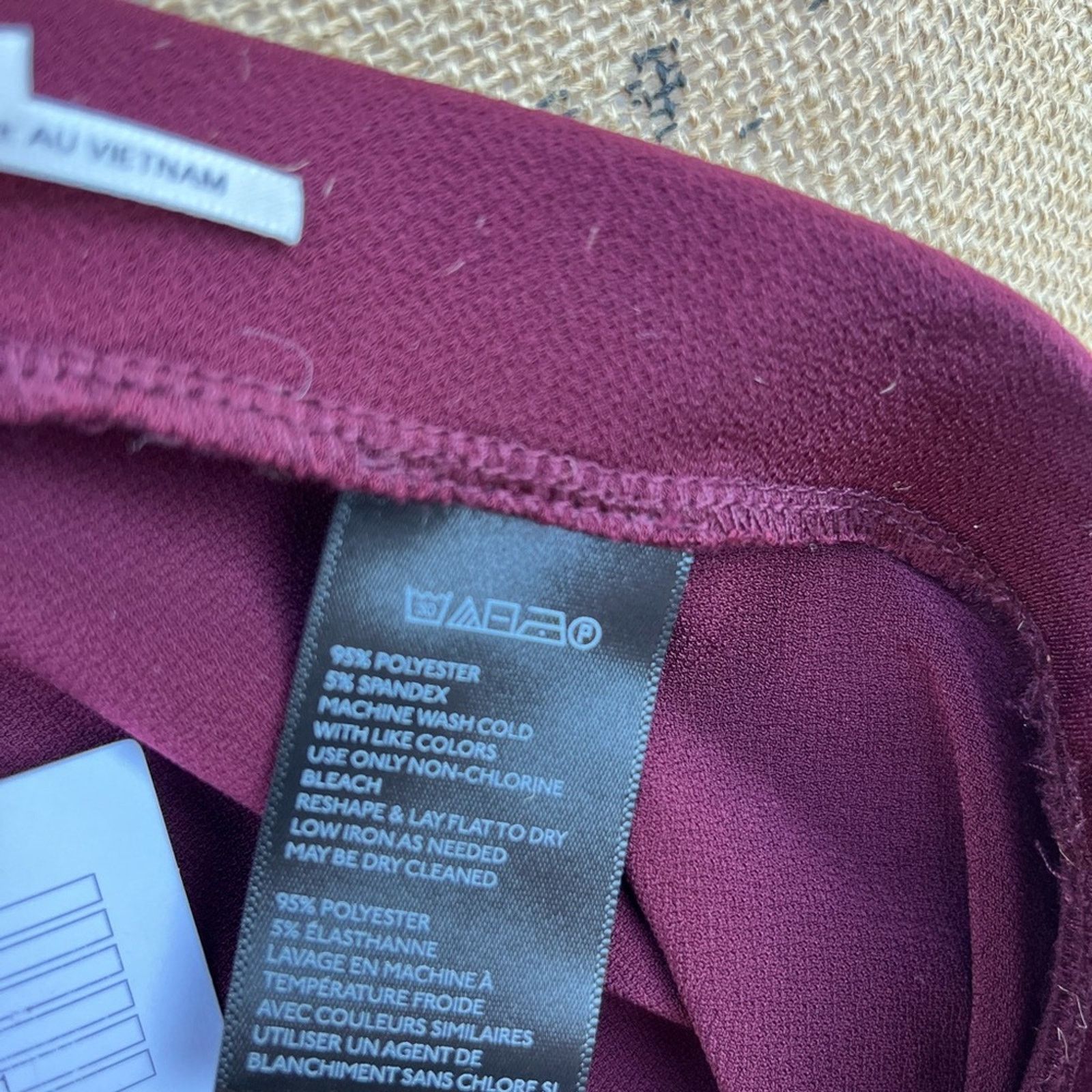 Urban Outfitters Urban Outfitters Kimchi Blue Asymmetrical Burgundy Skirt Size 26" / US 2 / IT 38 - 7 Thumbnail