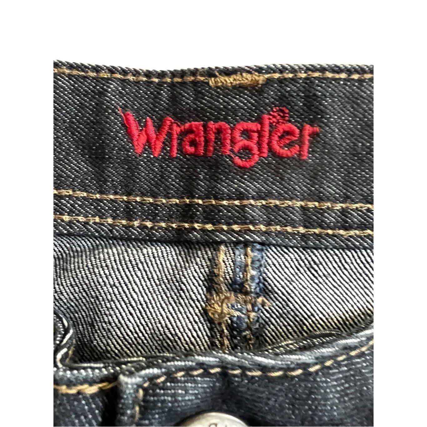 Wrangler Wrangler Women's Denim Dark Wash Shorts size 12 Size 34" / US 12 / IT 48 - 4 Thumbnail