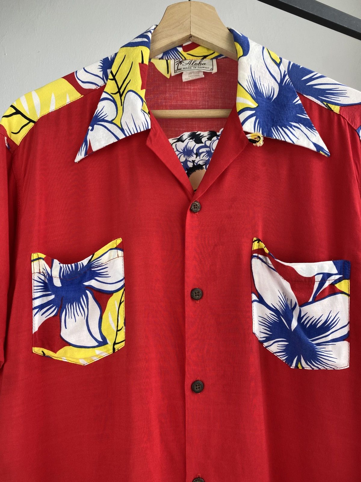 Vintage Vintage Aloha Shirt Hula Girl Made in Hawaii Rayon Size S Size US S / EU 44-46 / 1 - 8 Thumbnail