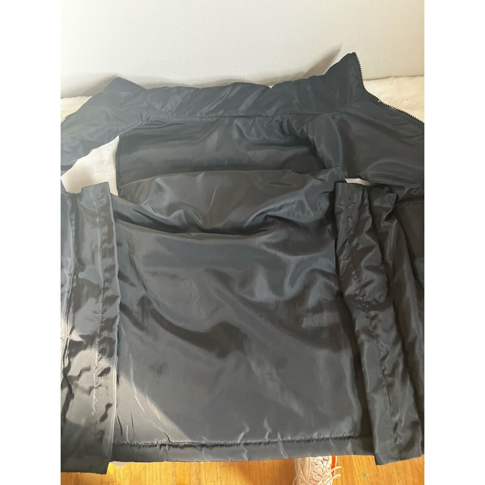 Other NWOT Electric Heating Vest USB Powered Heated for Men/Women Size US M / EU 48-50 / 2 - 7 Thumbnail