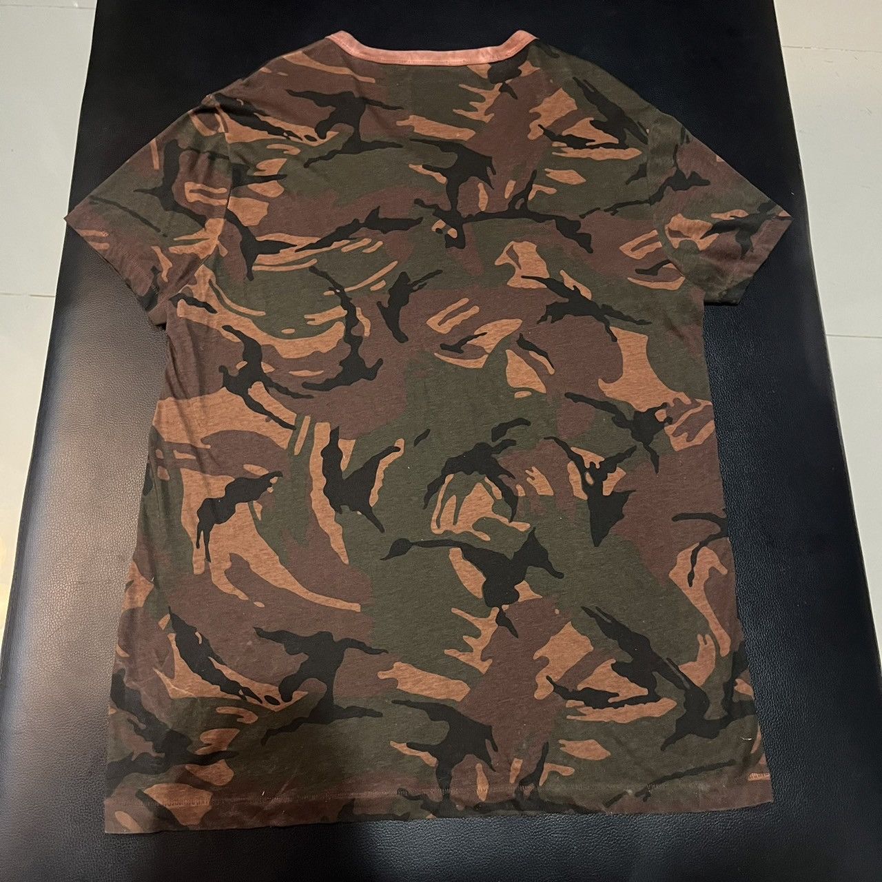 G-Star G-Star RAW Camo Type Print V-Neck Tee Size US XL / EU 56 / 4 - 2 Thumbnail