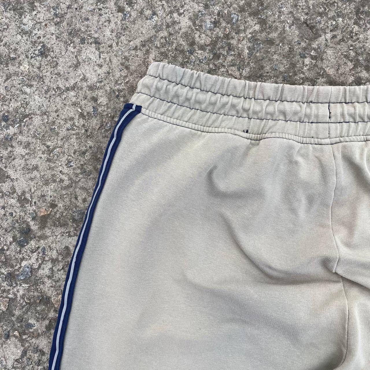Guess Vintage Man’s Guess Shorts Size S Trashed Y2K 00s USA Size US 30 / EU 46 - 4 Thumbnail