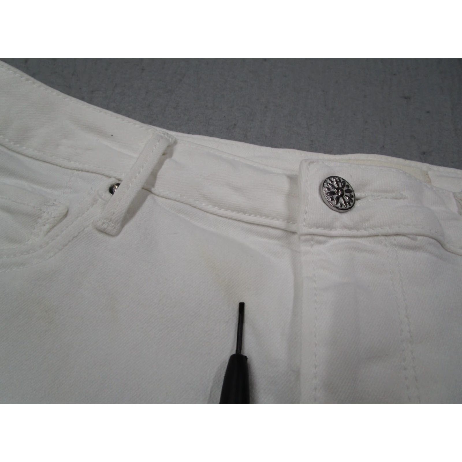 Vintage Driftwood Jeans Woman White Colette Cropped Denim 29x26 Mid Rise Embroidered Cuff 5-Pocket Cotton Blend Modern Bohemian City Hipster Retro Womens Size 29" - 6 Thumbnail