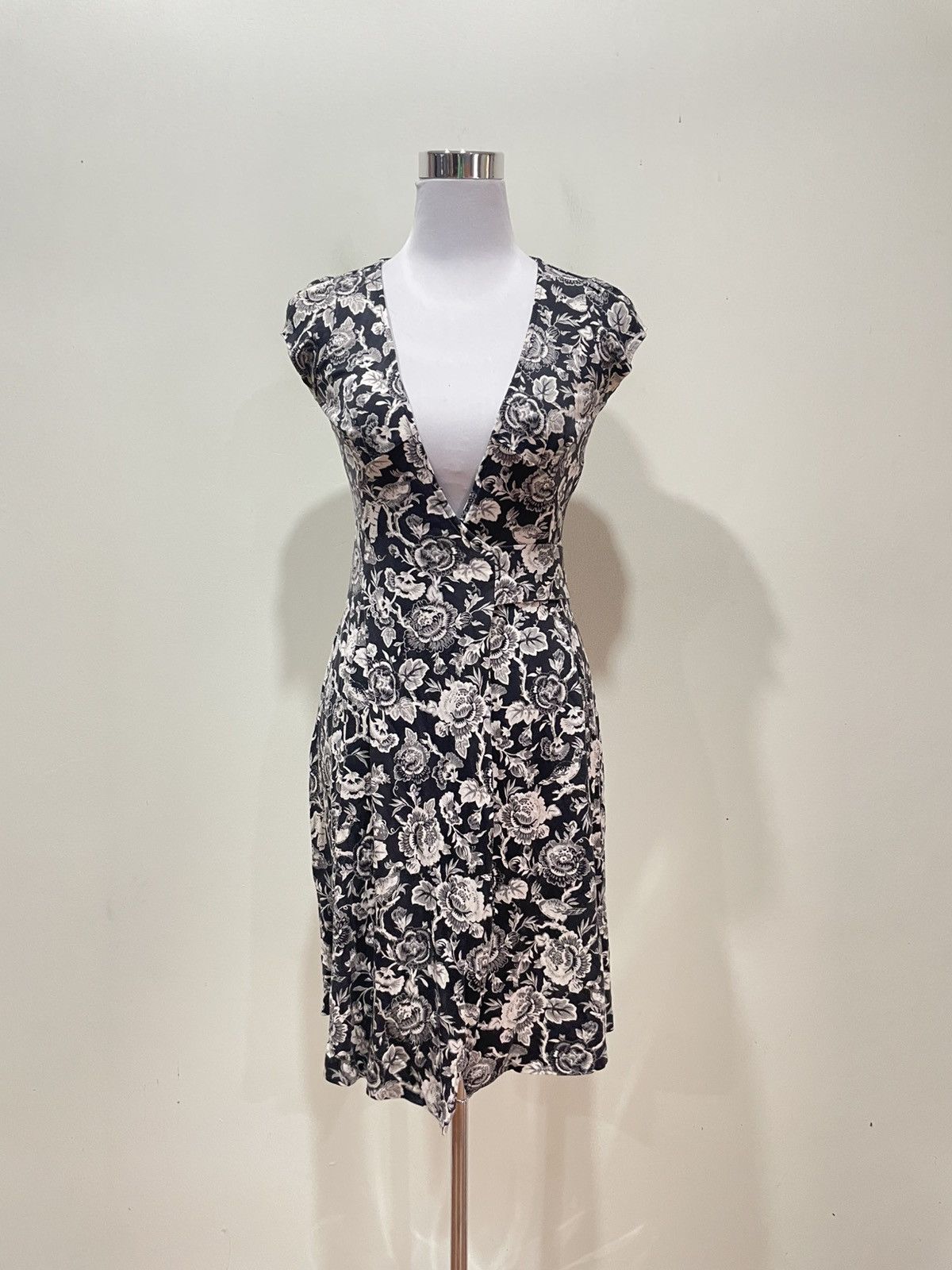 Diane von Furstenberg Diane von Furstenberg Wrap Dress Size XS / US 0-2 / IT 36-38 - 1 Thumbnail