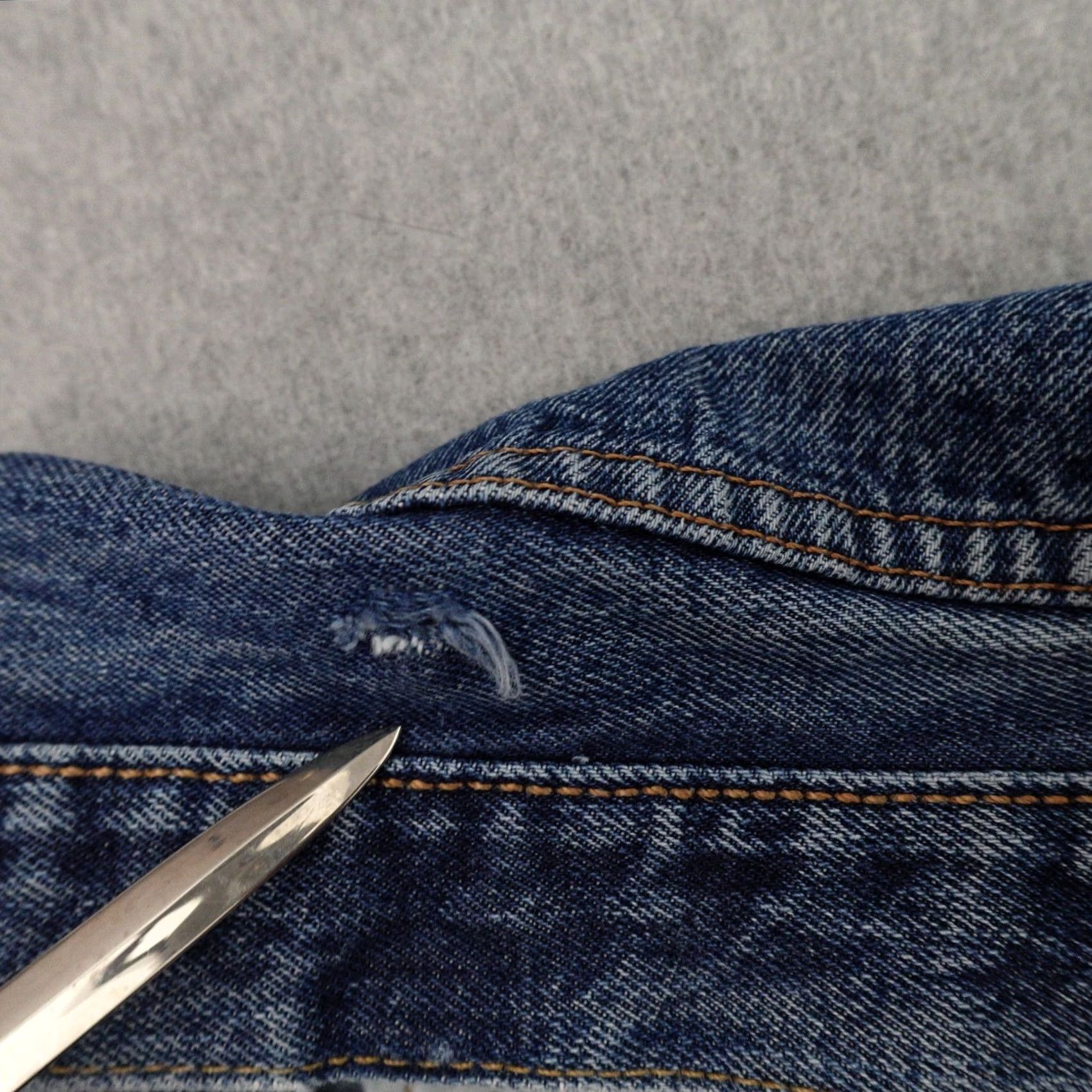 Levi's VINTAGE Levi's 501 Jeans Mens 38 Blue Denim Button Fly Straight Jeans Mens 38 Inseam 32 Blue Size US 38 / EU 54 - 6 Thumbnail