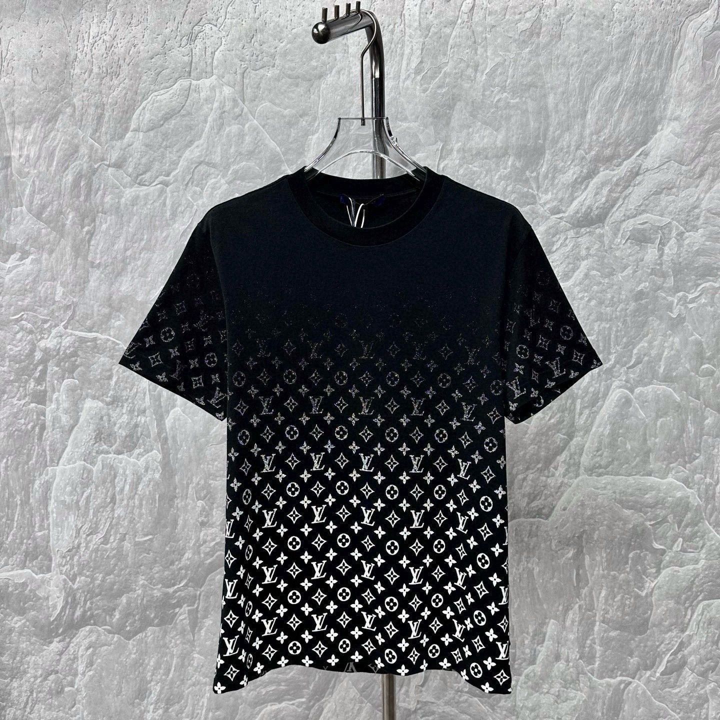 Louis Vuitton Louis Vuitton Gradient Monogram Short Sleeve L Size US L / EU 52-54 / 3 - 1 Thumbnail