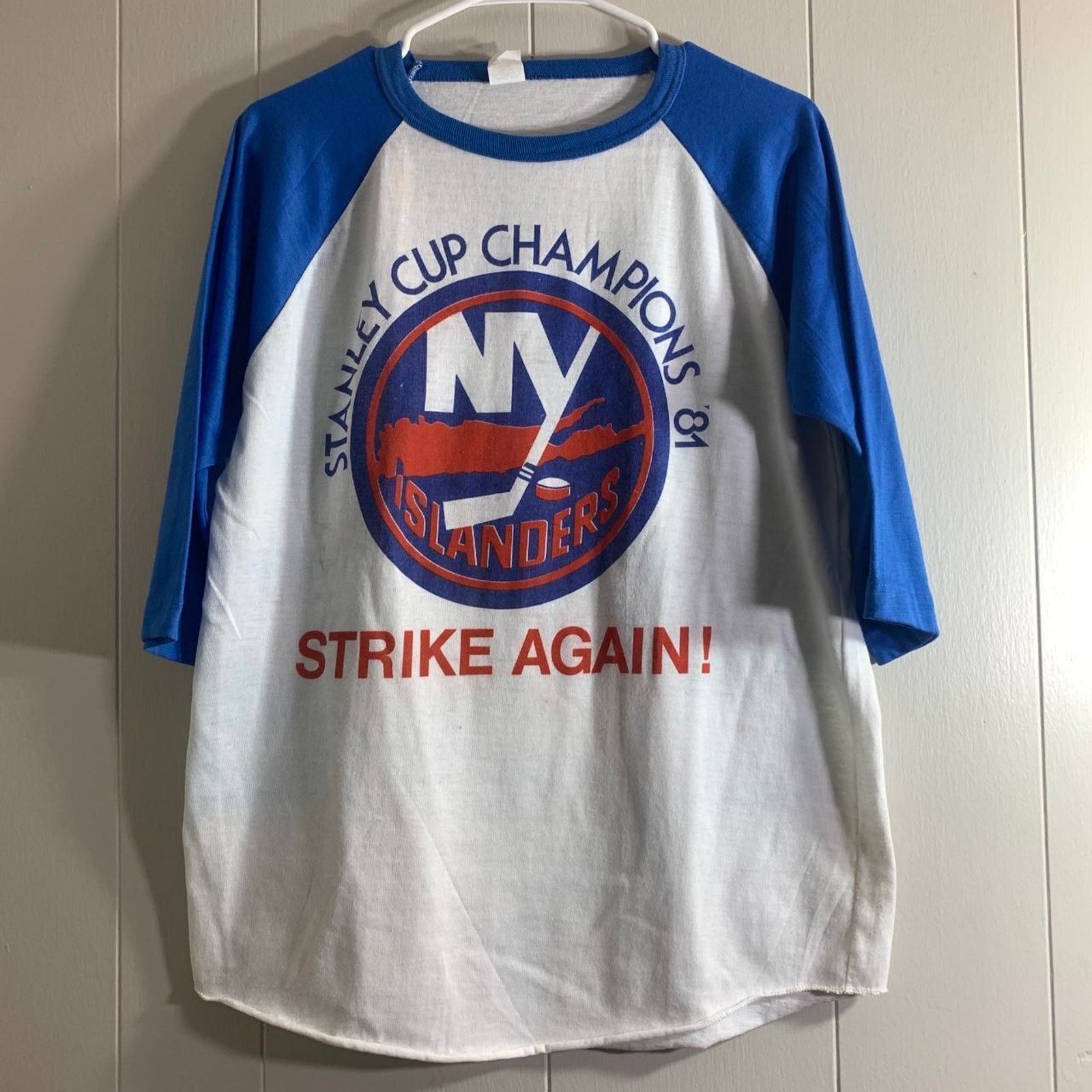 NHL 1981 NEW YORK ISLANDERS STANLEY CUP CHAMPIONS tee shirt XL Size US XL / EU 56 / 4 - 2 Thumbnail
