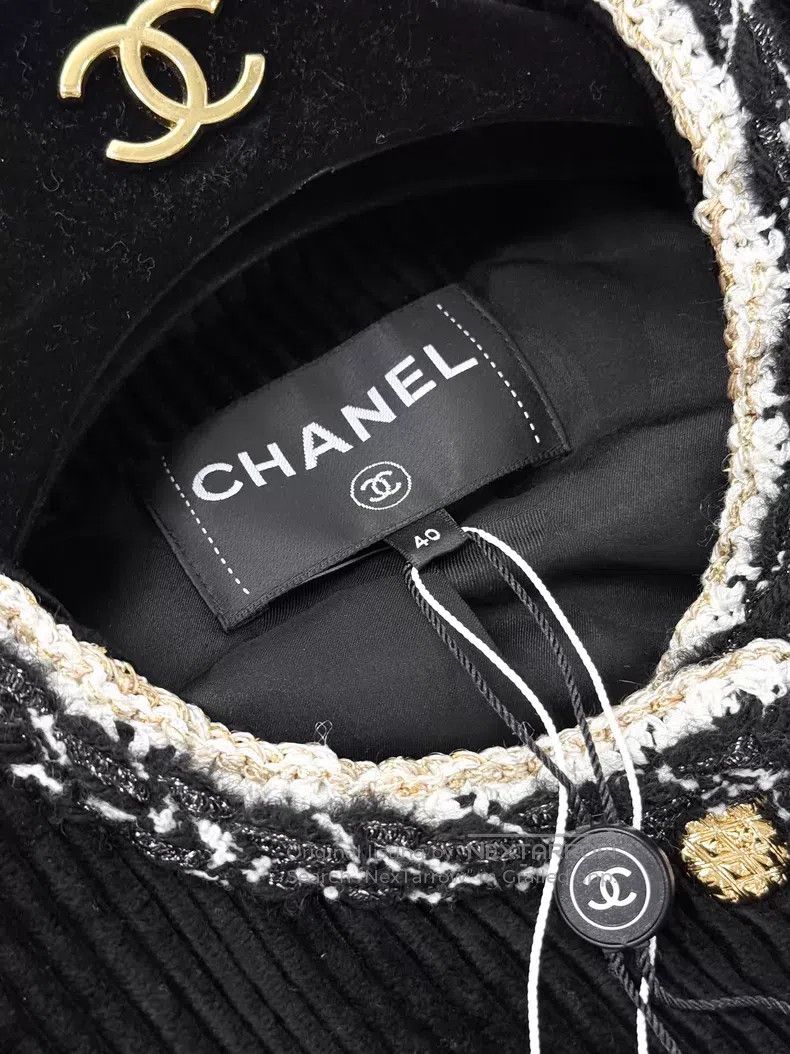 Chanel Chanel Corduroy four-pocket round-neck jacket Size S / US 4 / IT 40 - 6 Thumbnail