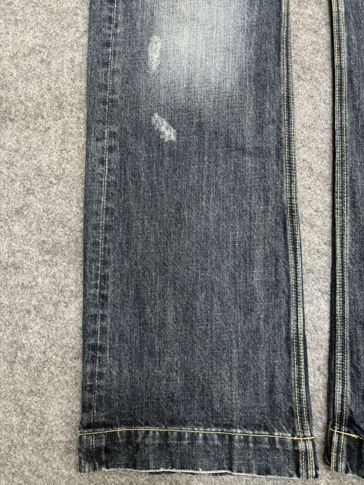 Japanese Brand × Seditionaries 💥Flare💥Insane Urban Craft Unfinishd Edge Distrssd Denim F475 Size US 34 / EU 50 - 9 Thumbnail