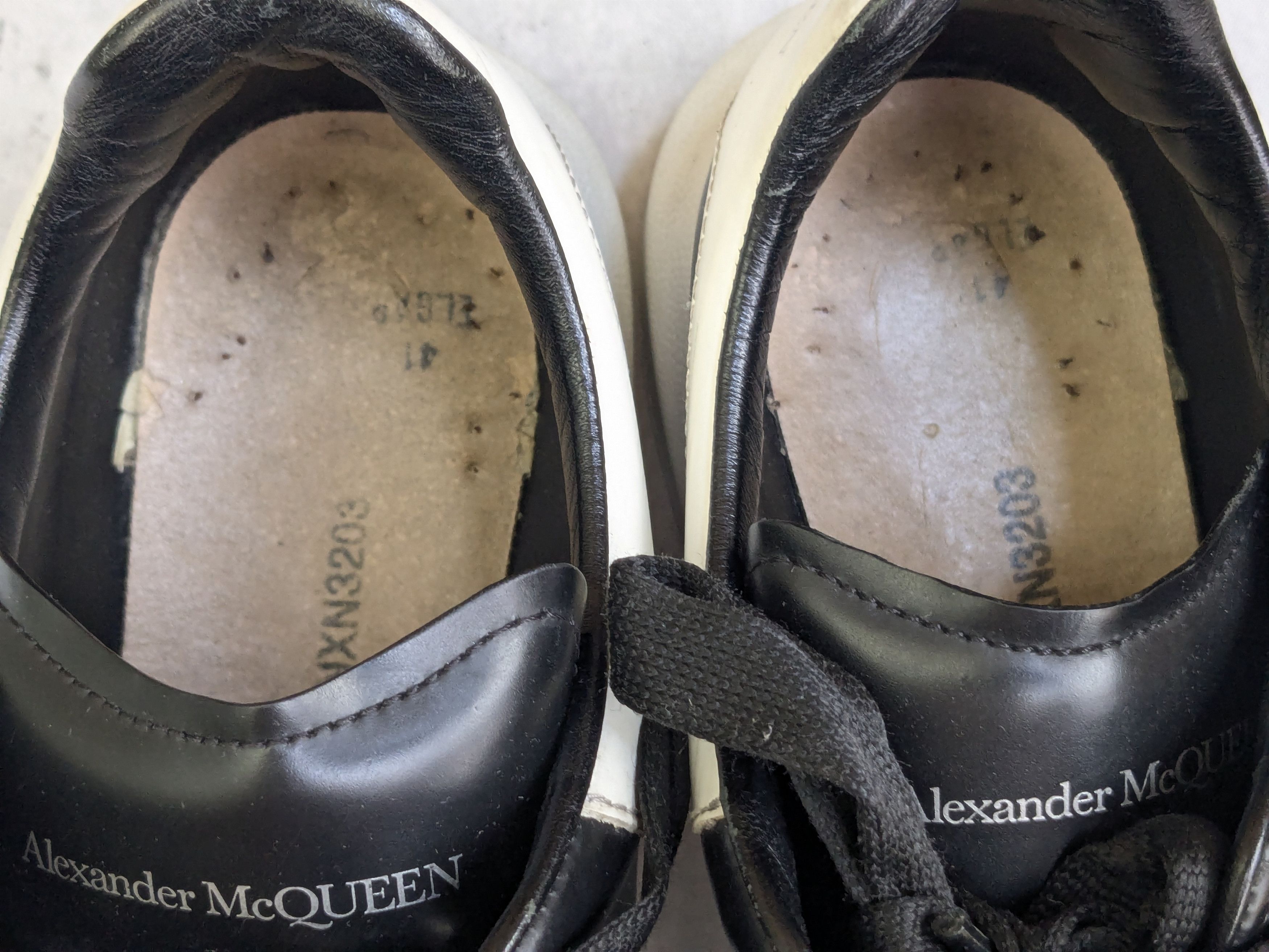 Alexander McQueen Alexander Mcqueen Oversized Larry Sneakers 8 41 Black White Size US 8 / EU 41 - 7 Thumbnail
