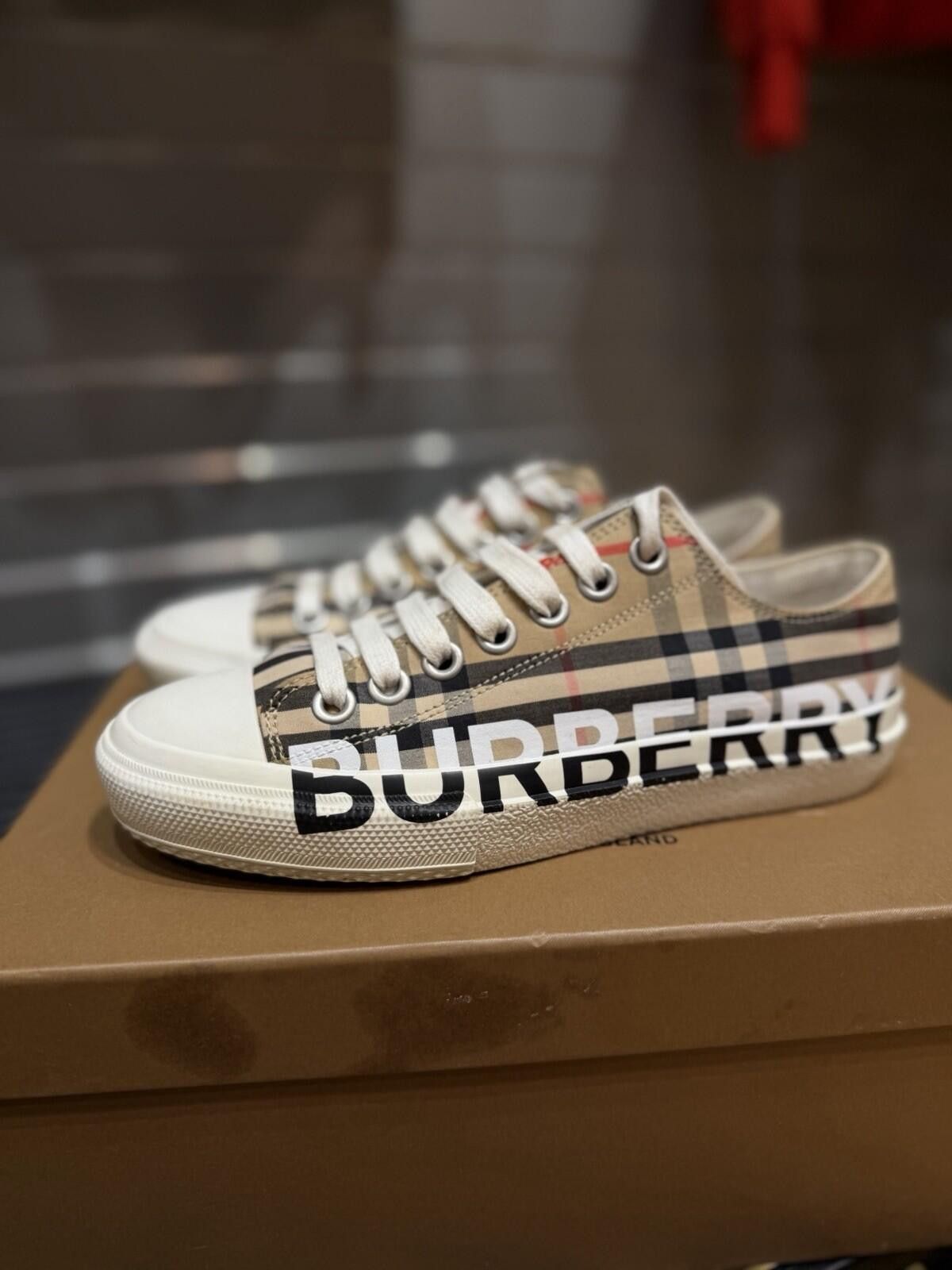 Burberry Burberry Women's Check Logo Lace-Up Size 36.5EU/6.5US W Size US 6.5 / IT 36.5 - 8 Thumbnail