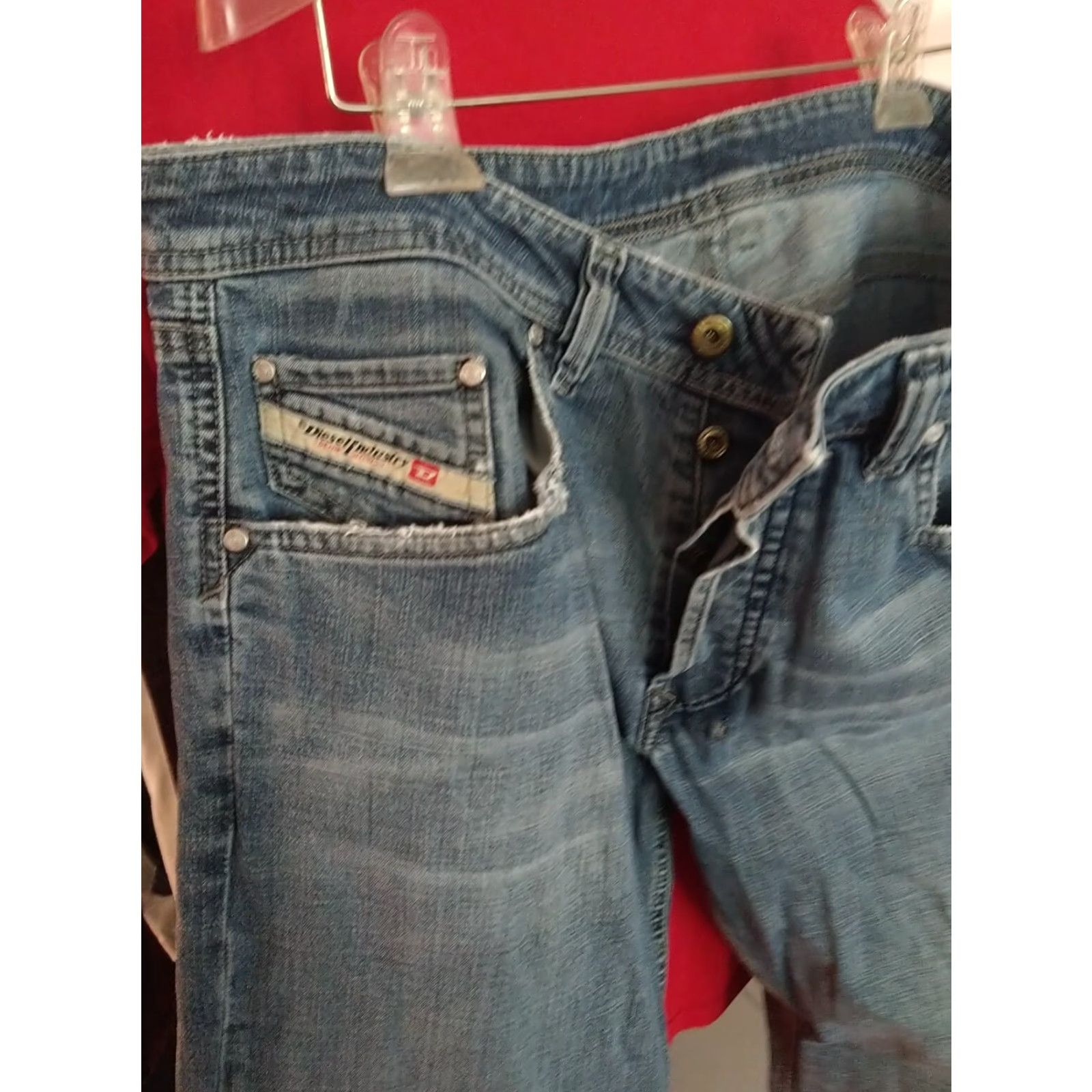 Diesel VINTAGE Diesel Jeans Size 33 Made In Italy Straight Leg Button Fly Men Denim Blue 31in Inseam Adult Mens Regular 33 Size US 33 - 8 Thumbnail