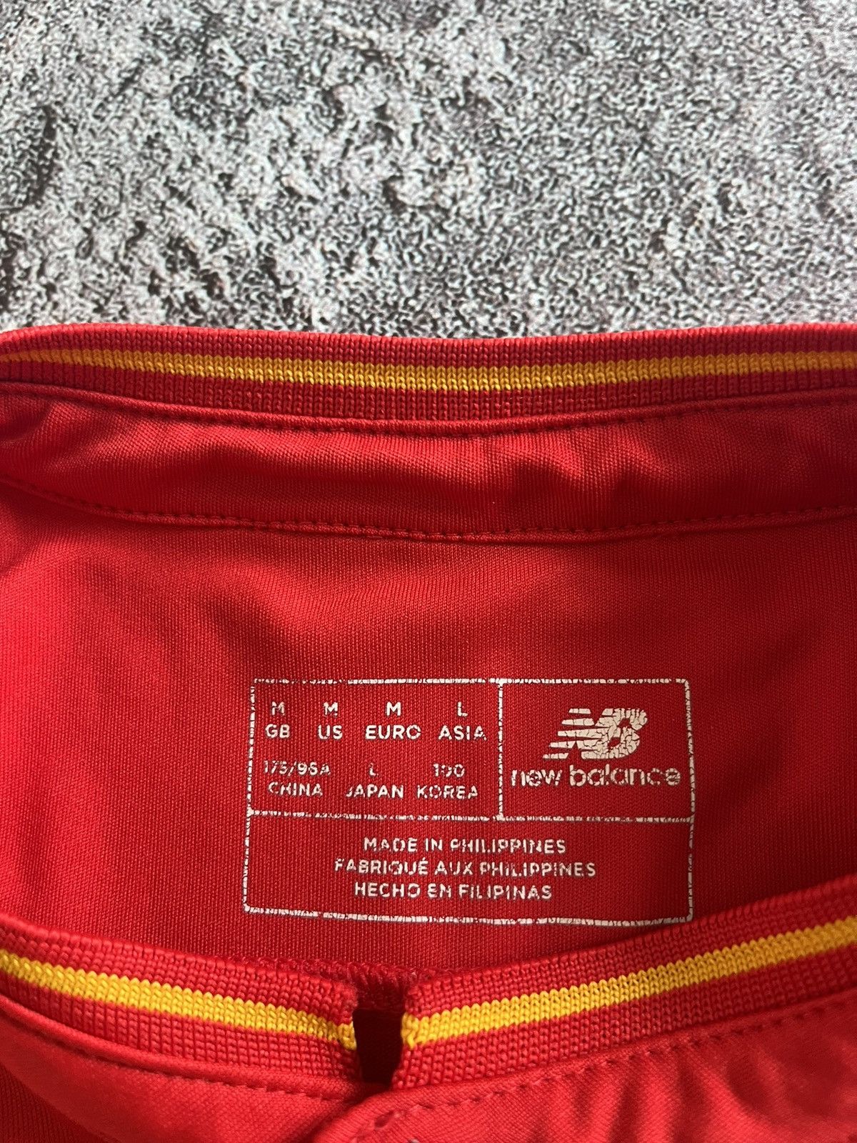 New Balance LIVERPOOL 2016 2017 HOME FOOTBALL SOCCER JERSEY NEW BALANCE Size US M / EU 48-50 / 2 - 7 Thumbnail