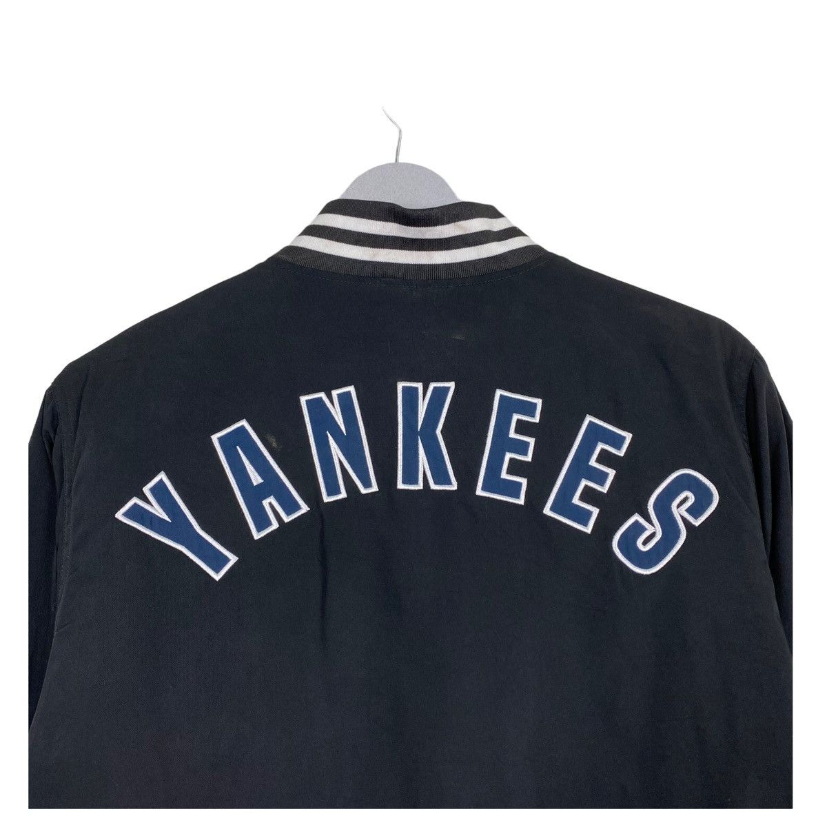 MLB × New York Yankees 💥NY YANKEES BIG LOGO MLB LIGHT JACKET Size US L / EU 52-54 / 3 - 11 Thumbnail