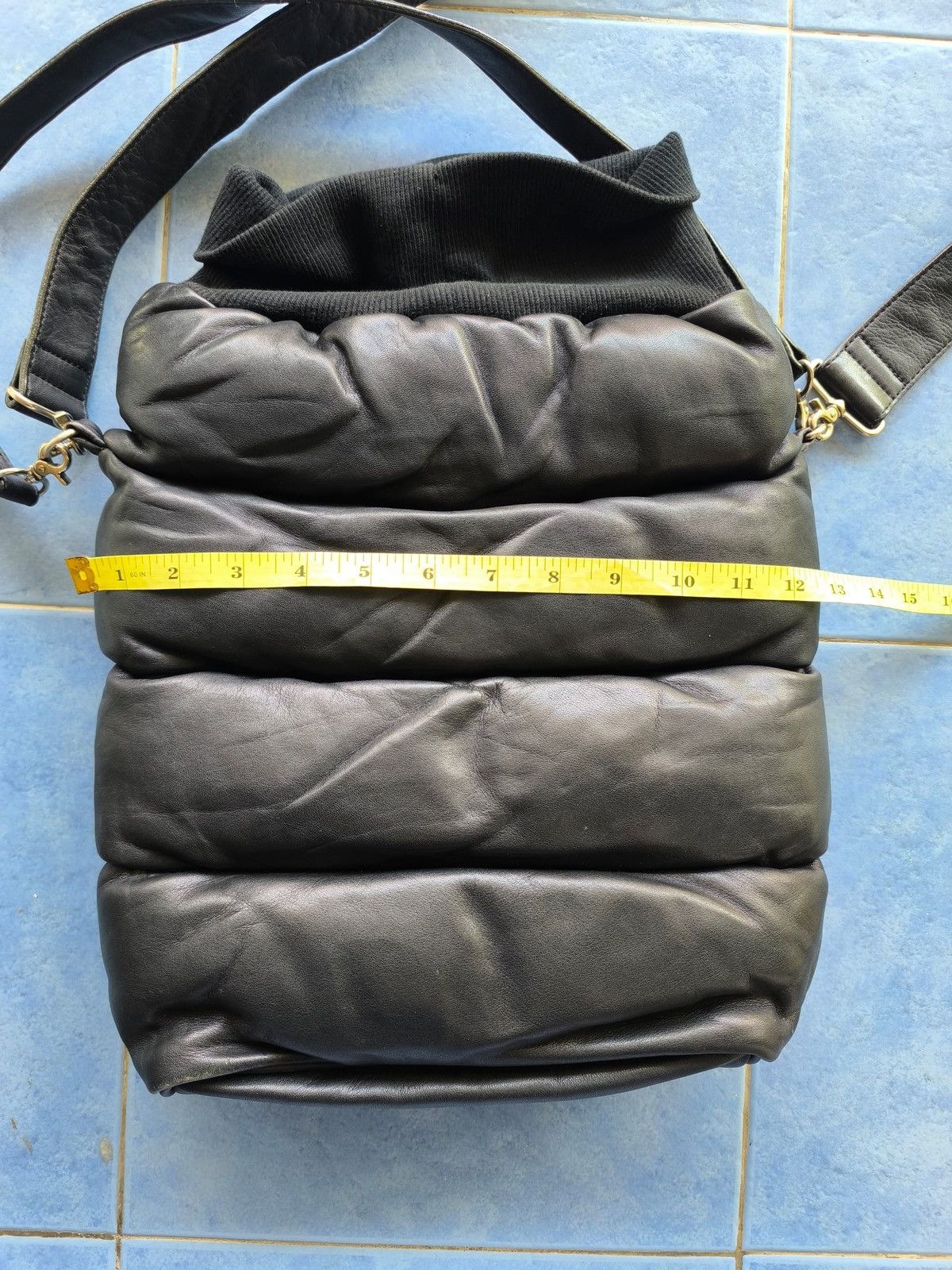 Yohji Yamamoto Kawa-kawa Leather Puffer Sling Bag Size ONE SIZE - 11 Thumbnail