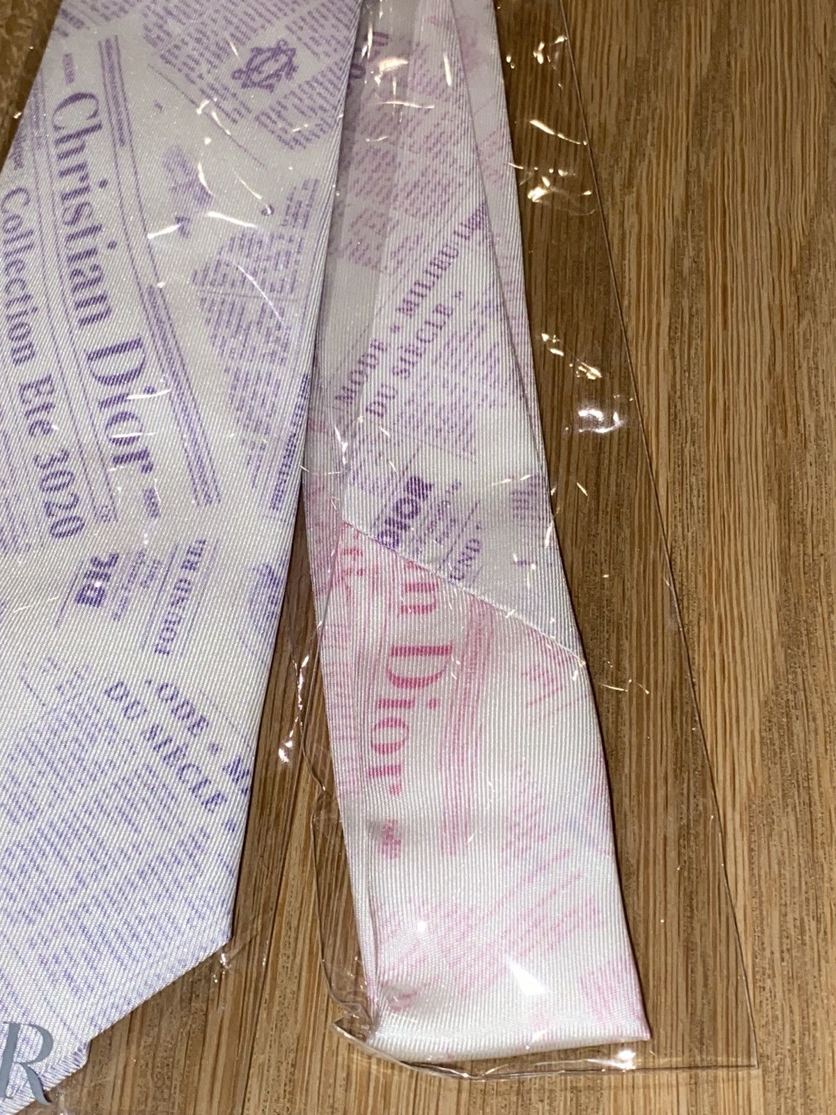 Daniel Arsham × Dior Daniel Arsham x Dior Tie Color Newspaper Size ONE SIZE - 3 Thumbnail