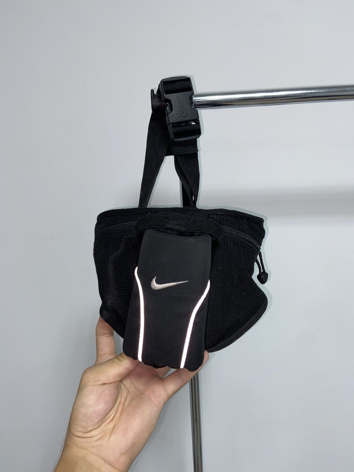 Nike × Vintage Nike Water Bag Vintage Small Swoosh Logo reflective stripe Size ONE SIZE - 8 Thumbnail