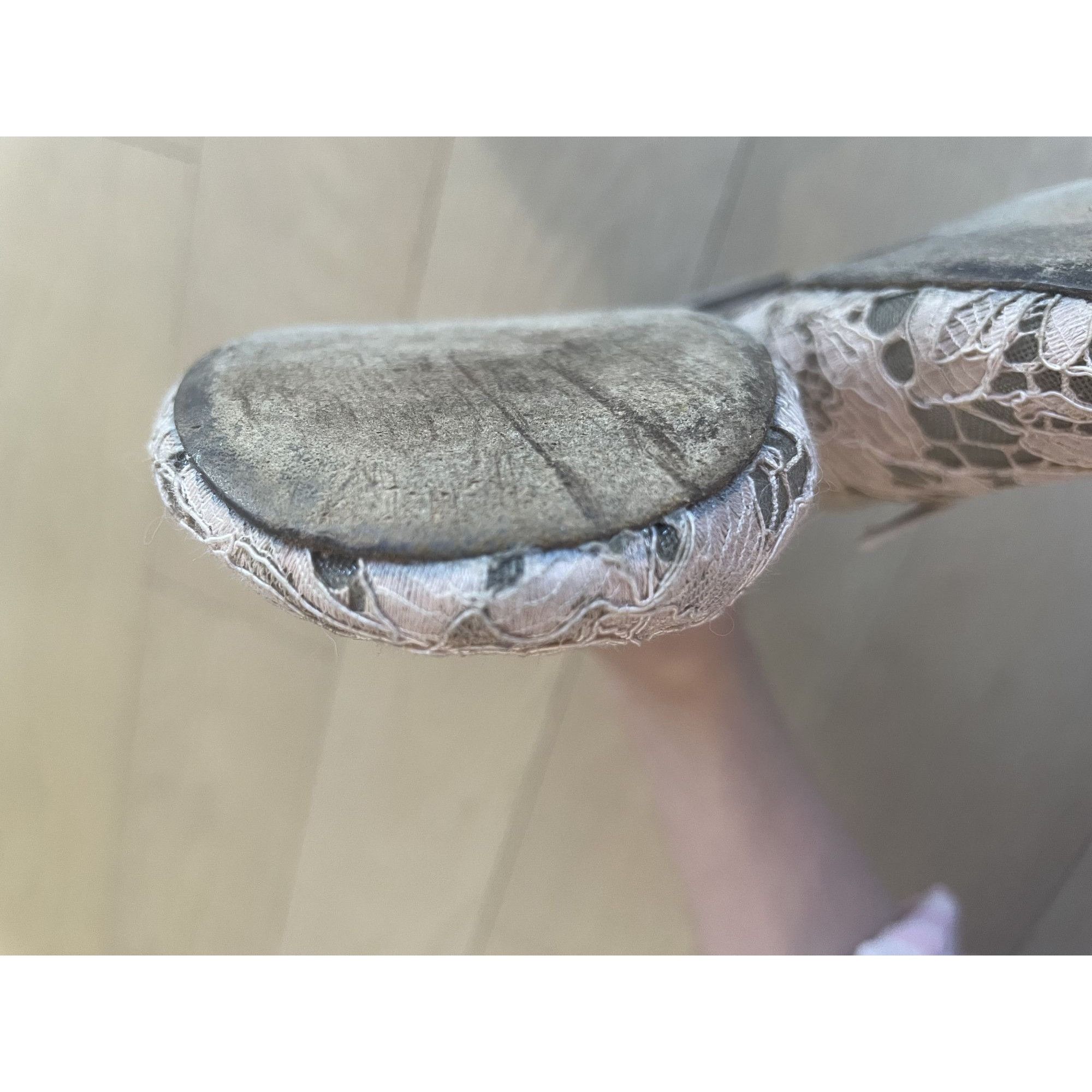 Valentino Valentino Garavani Ivory Lace Ballerina Flats With Studded B Size US 6 / IT 36 - 11 Thumbnail