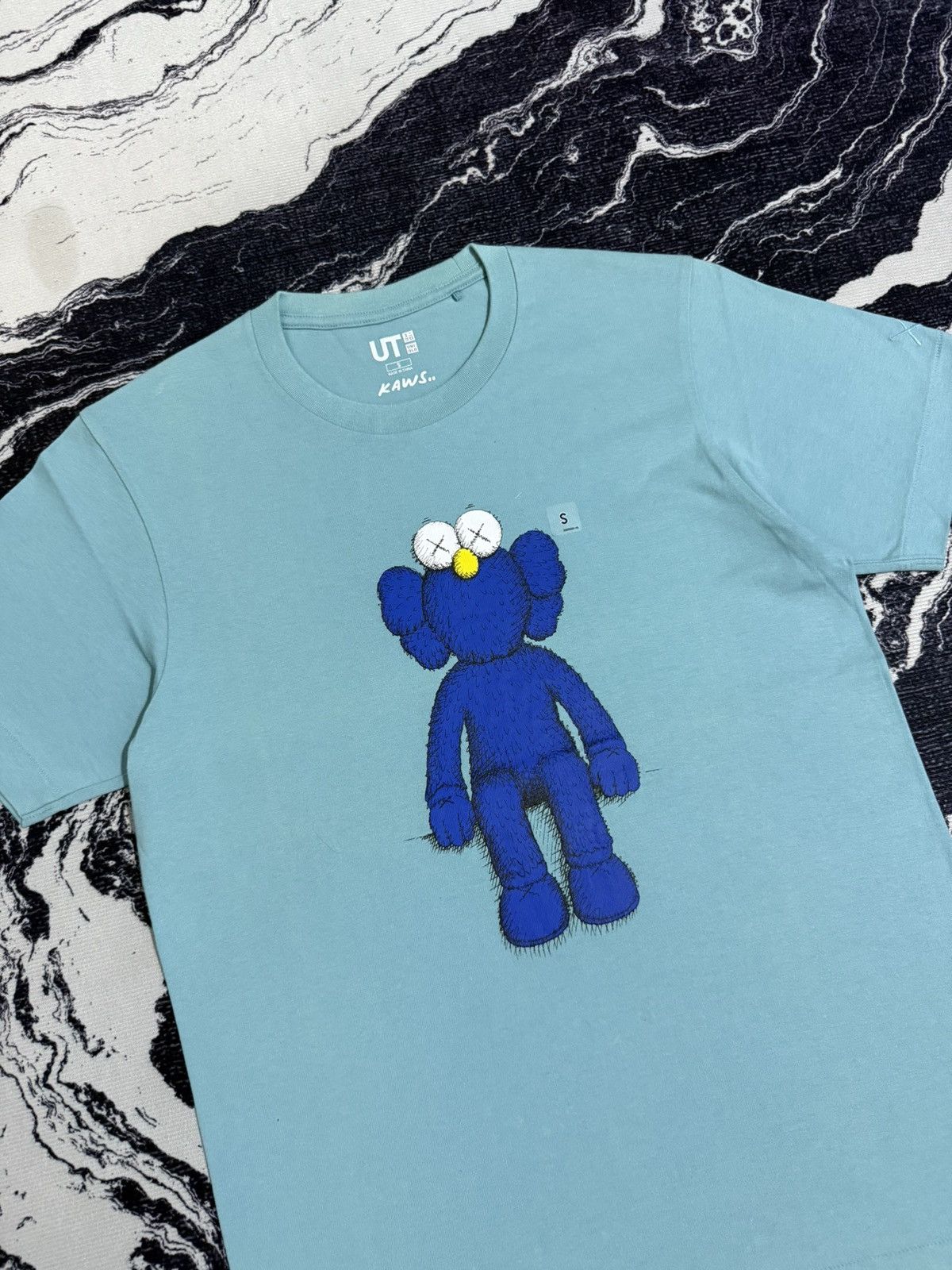 Kaws Uniqlo x kaws t shirt Size US S / EU 44-46 / 1 - 3 Thumbnail