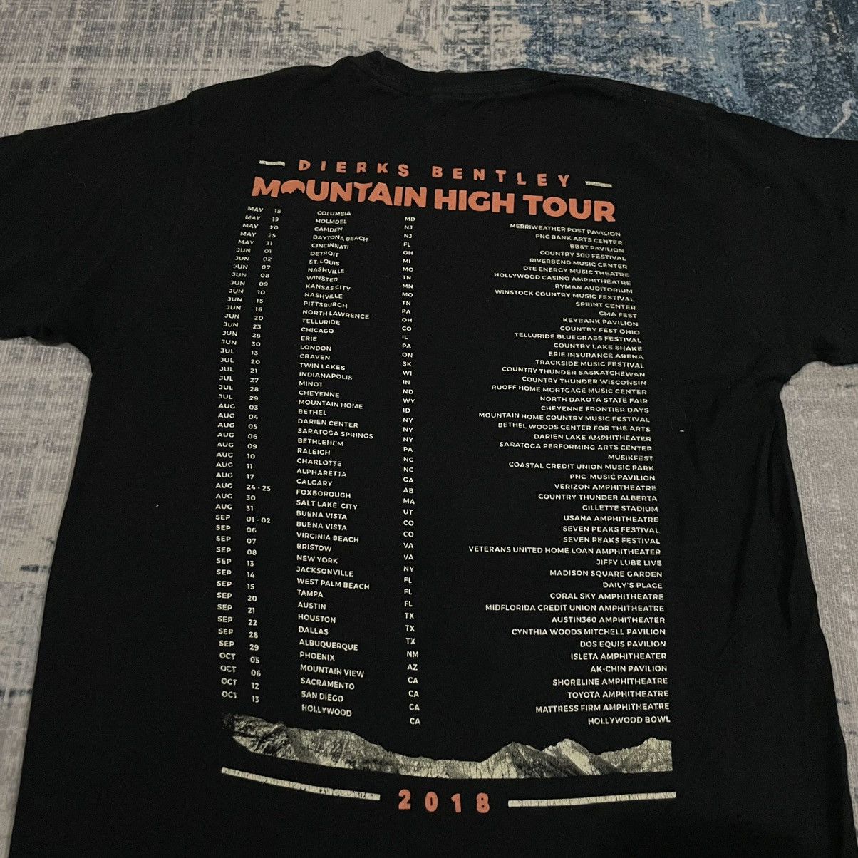 Vintage Dierks Bentley 2018 Mountain High Tour Shirt Size US S / EU 44-46 / 1 - 6 Thumbnail
