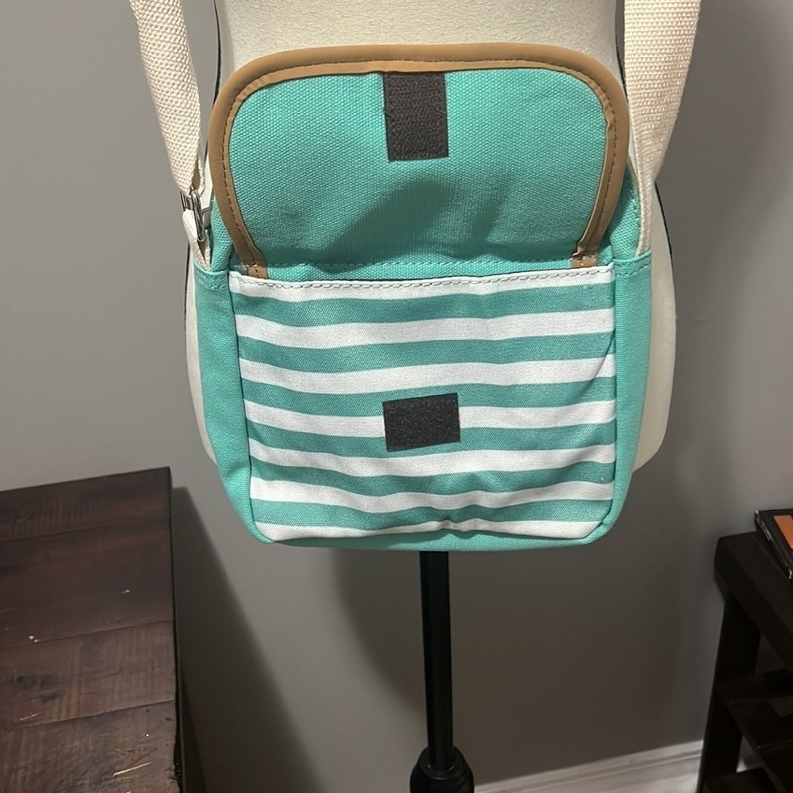 The Unbranded Brand Crossbody Adjustable Purse Size ONE SIZE - 4 Thumbnail