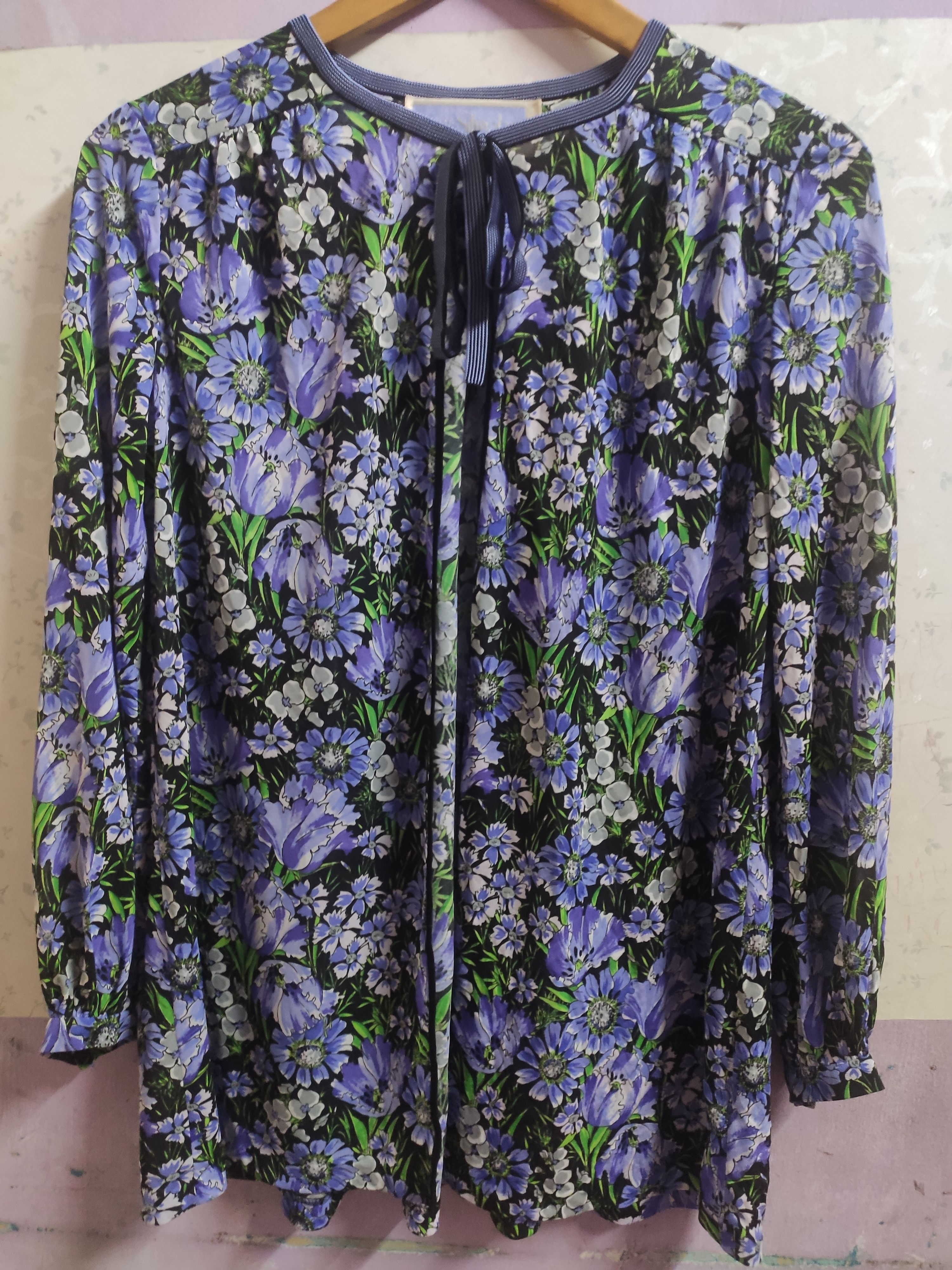 Vintage Longchamps Tricot in Silk Robe Floral Blouse / Cardigan Size M / US 6-8 / IT 42-44 - 2 Thumbnail