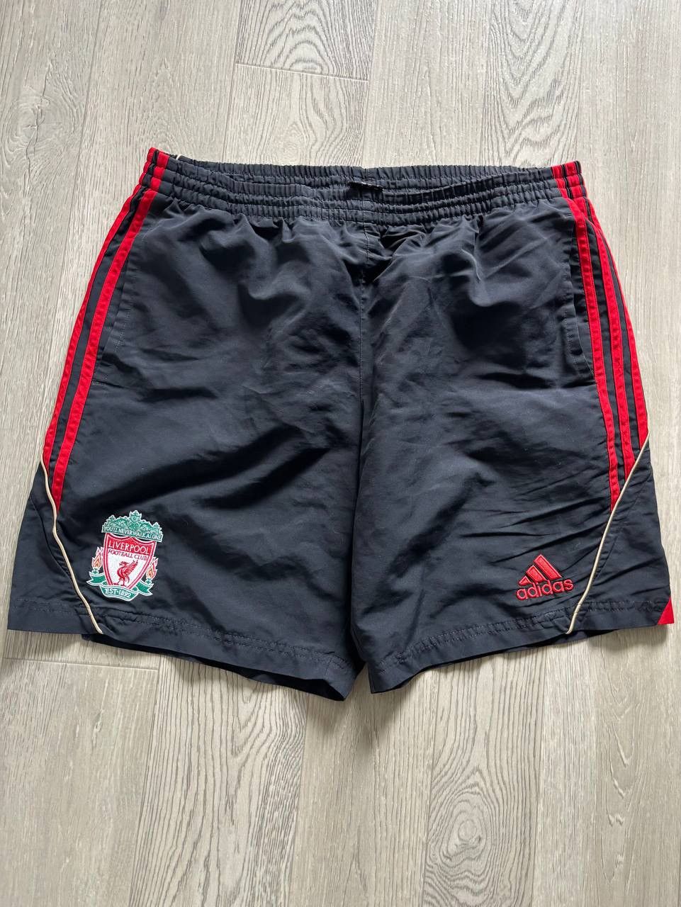 Adidas Vintage Adidas Liverpool Football Shorts Soccer Jersey Size US 34 / EU 50 - 1 Thumbnail