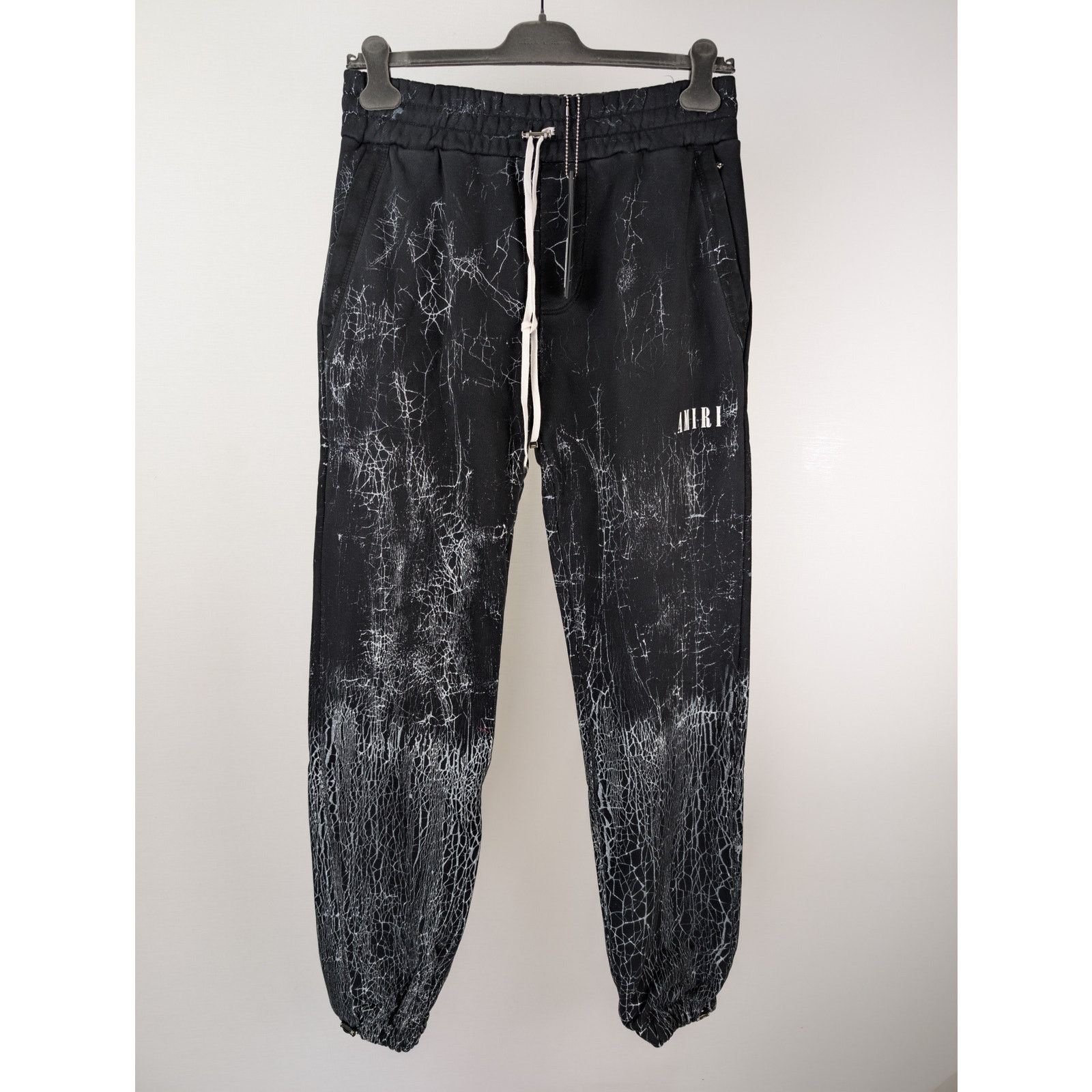 Amiri o1rshd1 Q:3 / Cracked Dye Logo Sweatpants / Joggers in Black Size US 32 / EU 48 - 2 Thumbnail