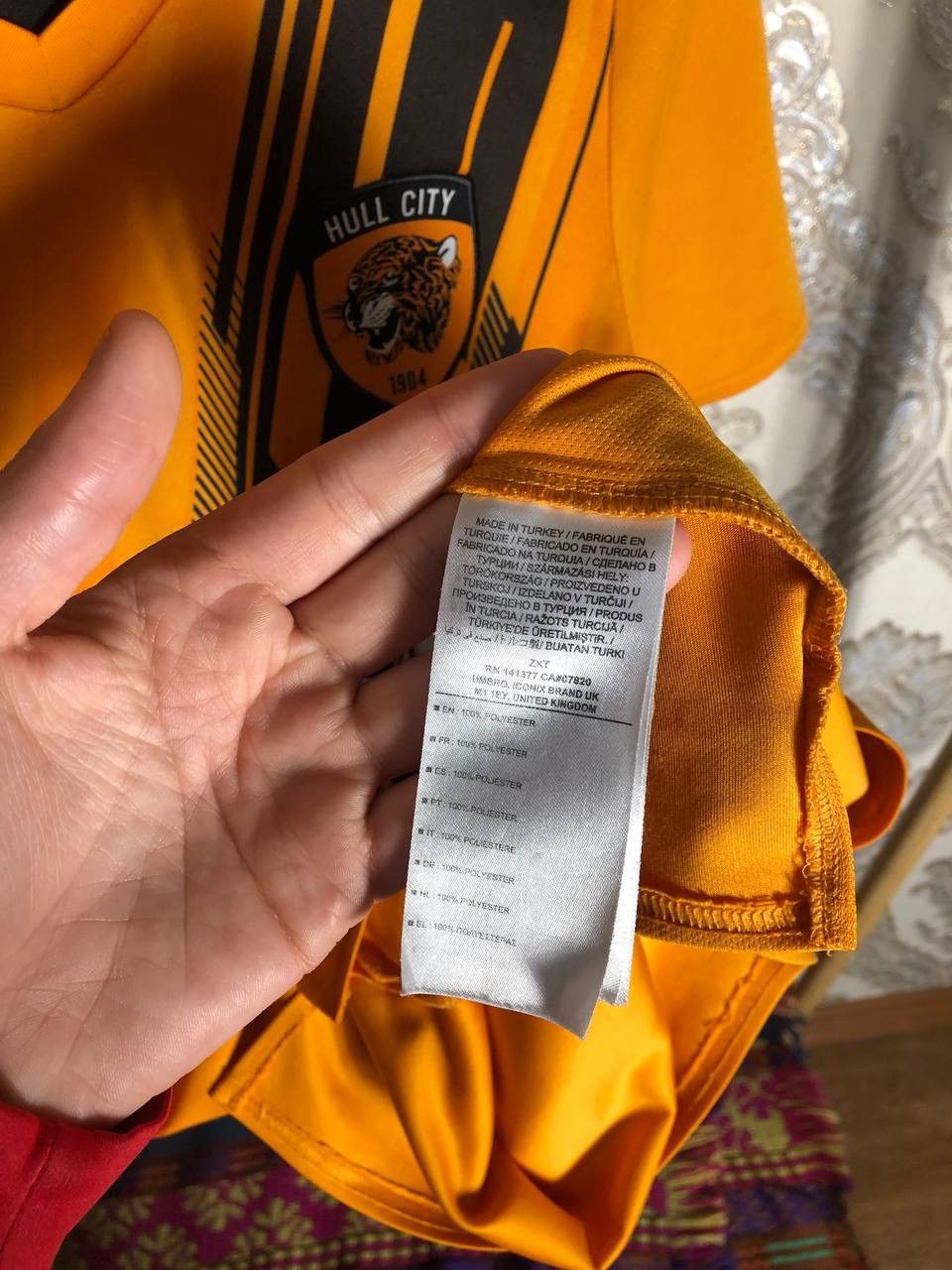 Umbro VINTAGE UMBRO FC HULL CITY ENGLAND SOCCER JERSEY RETRO Y2K Size US S / EU 44-46 / 1 - 4 Thumbnail