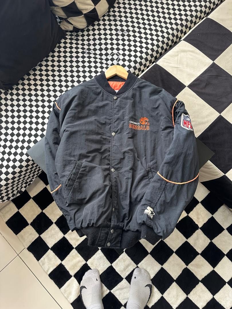 image of Nfl x Starter Cincinnati Bengals Jacket in Black, Men's (Size Large)