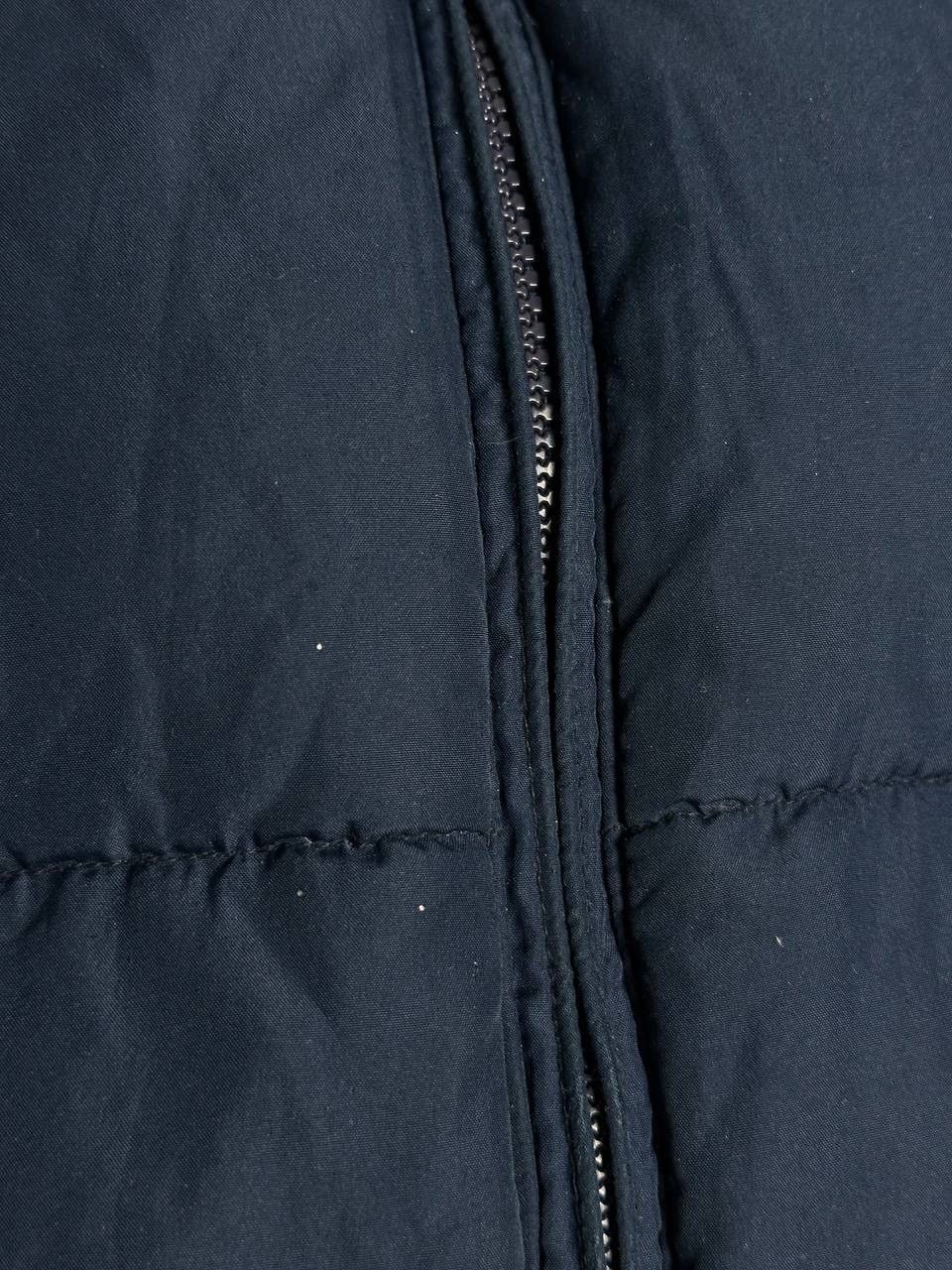 Nike Vintage Nike 2000s Navy Down Puffer Vest with Packable Hood Size US S / EU 44-46 / 1 - 21 Thumbnail