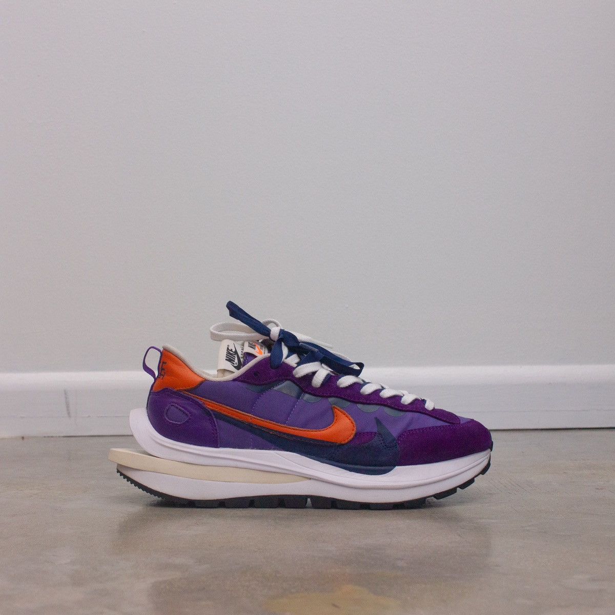 Nike × Sacai Nike X Sacai Vaporwaffle Dark Iris Men's - DD1875-500 US: 9 Size US 9 / EU 42 - 4 Thumbnail