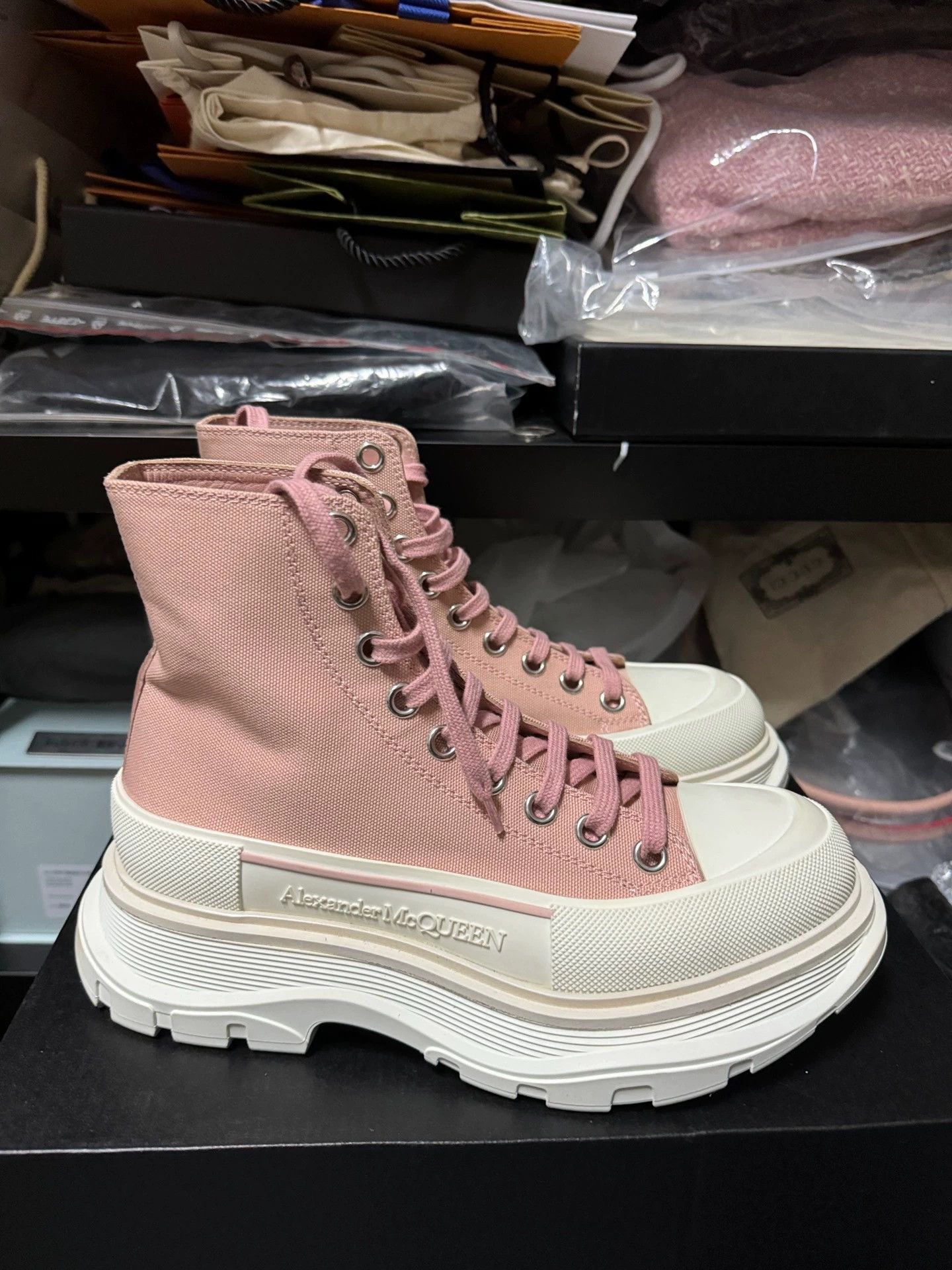 Alexander McQueen Alexander McQueen Tread Slick High-Top Pink 37 Boot Size US 6.5 / IT 36.5 - 3 Thumbnail